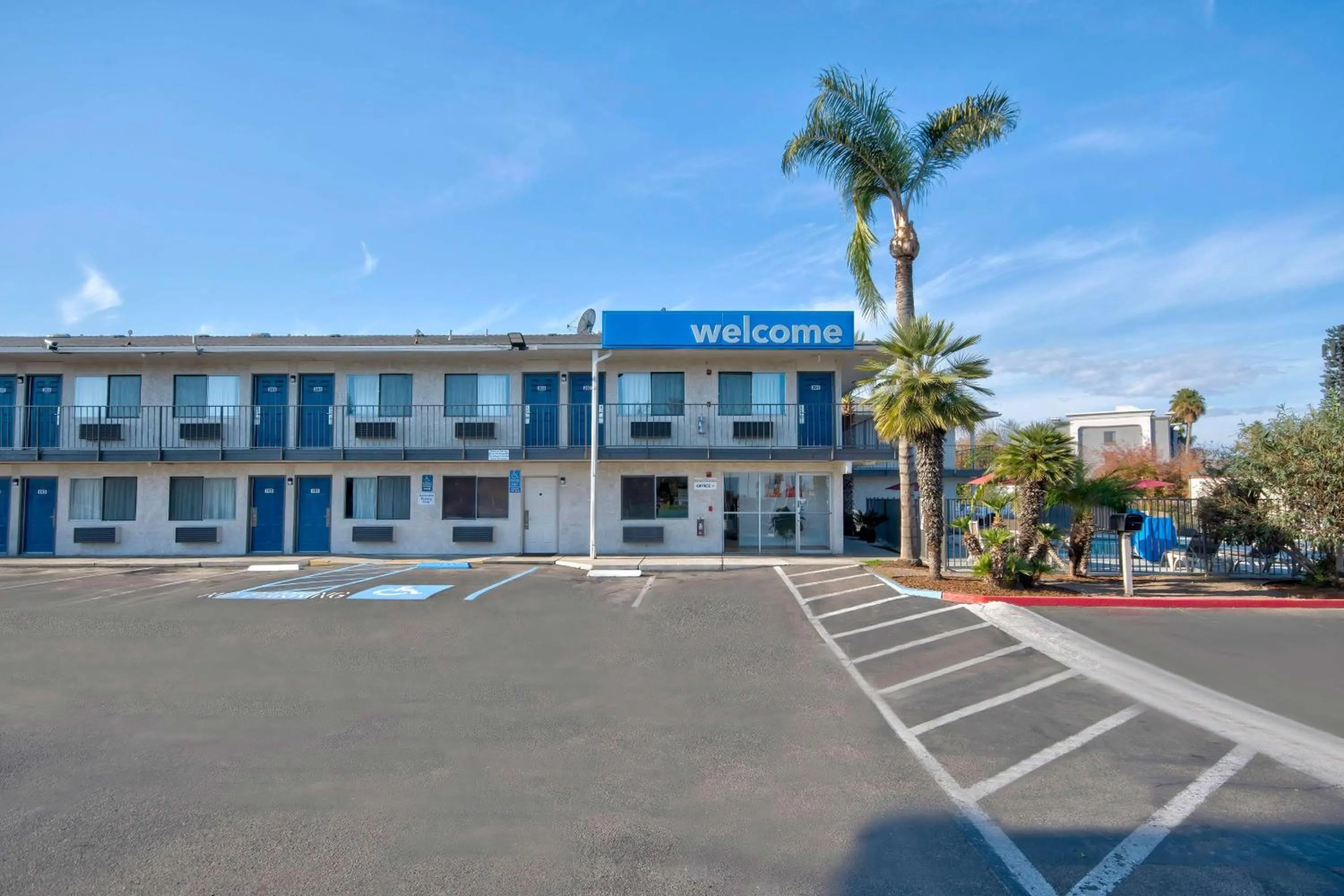 Property building in Motel 6-Tulare, CA