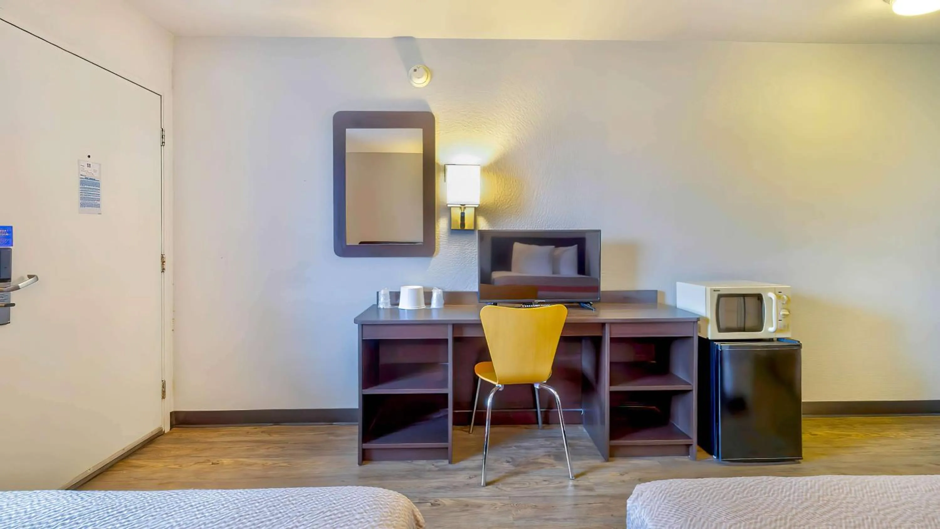 Bedroom in Motel 6-Santa Rosa, NM