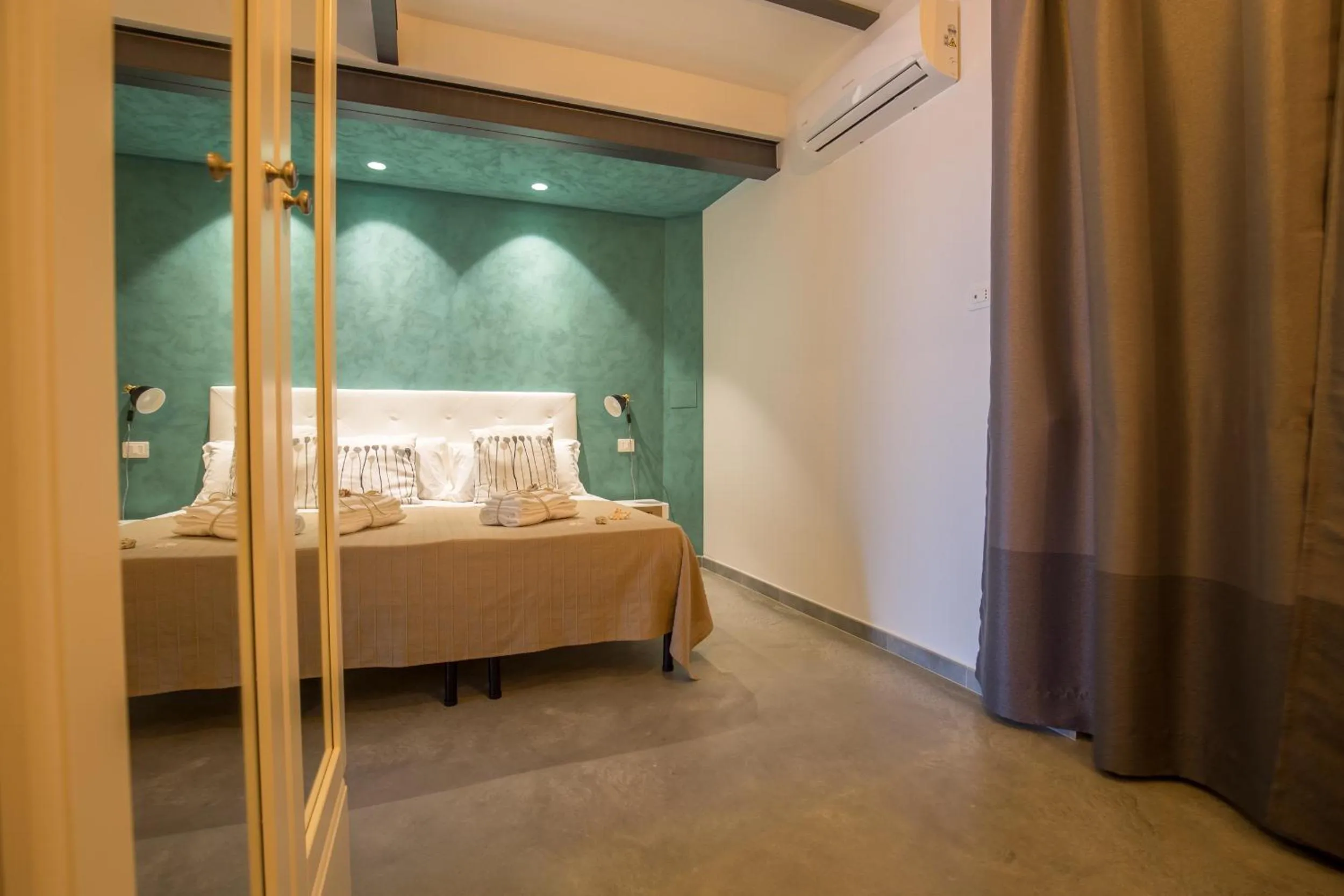 Photo of the whole room in Al Faro Bianco B&B e Residence con parcheggio