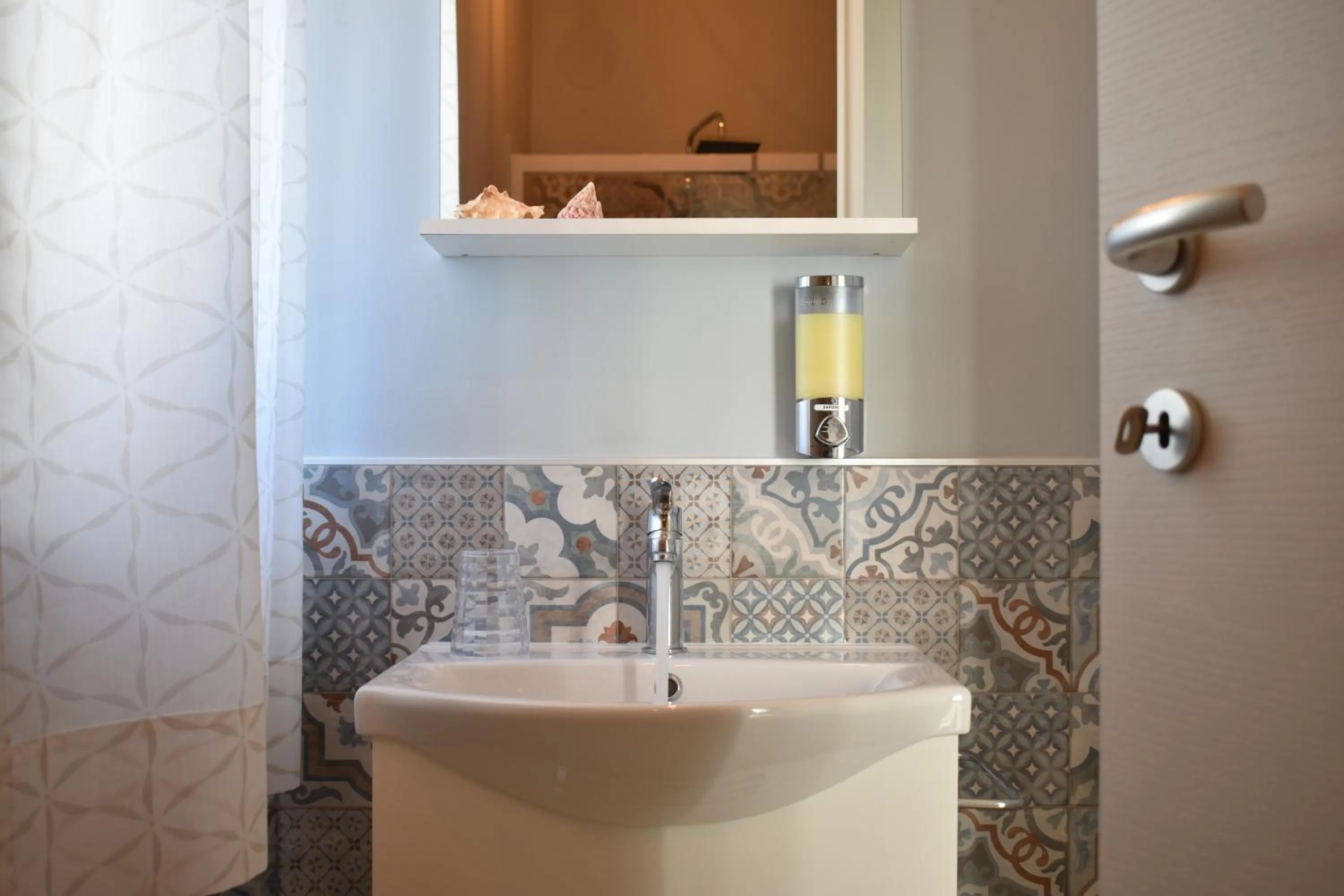 Bathroom in Al Faro Bianco B&B e Residence con parcheggio