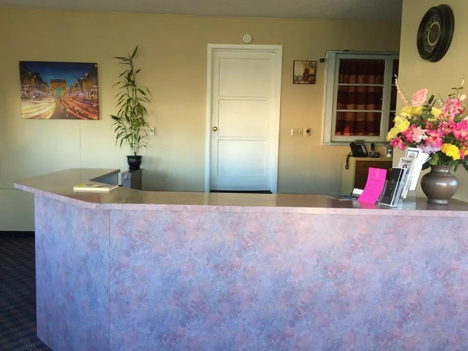 Lobby or reception in Summer Wind Budget Motel