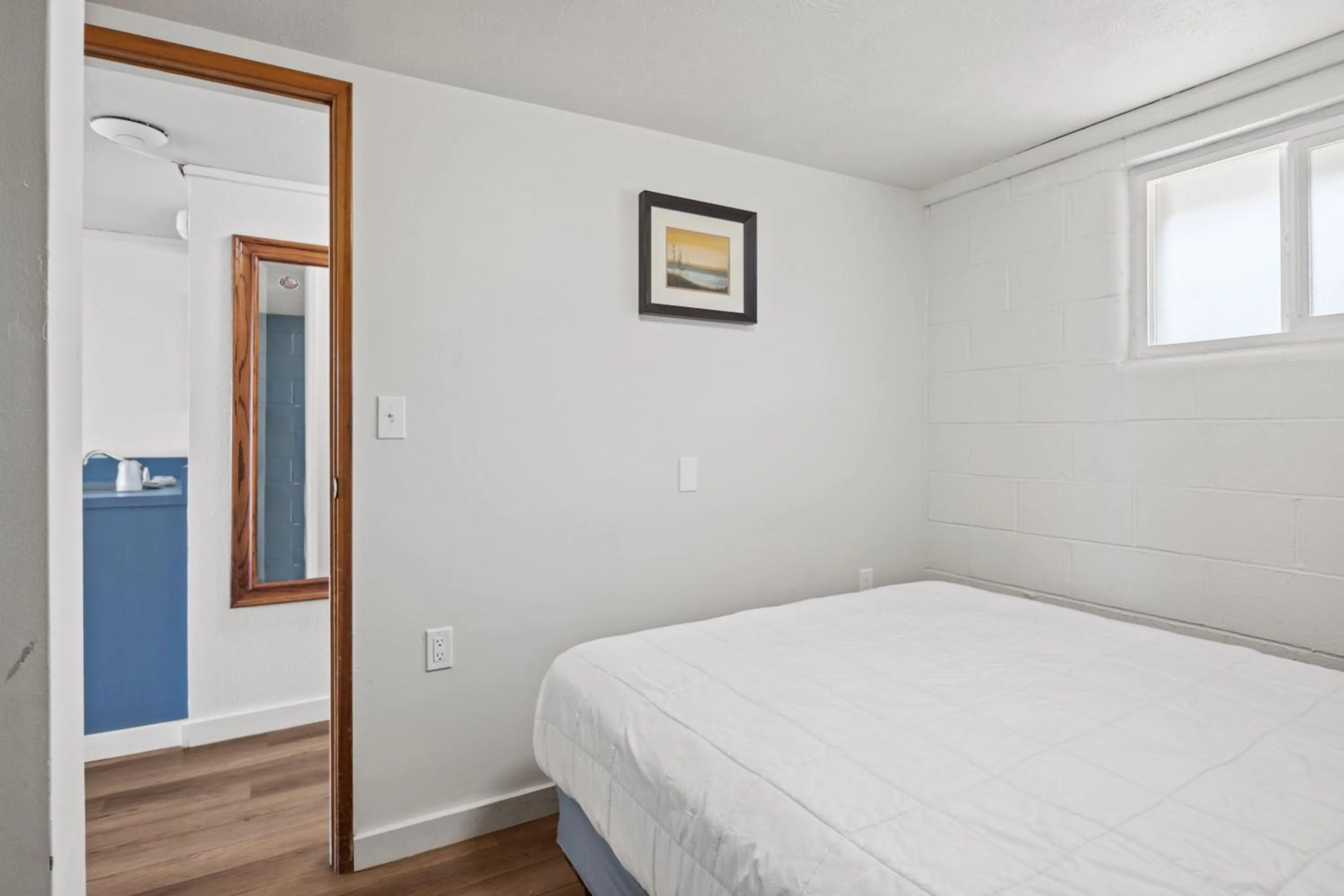 Bed in Seagull Beachfront Inn