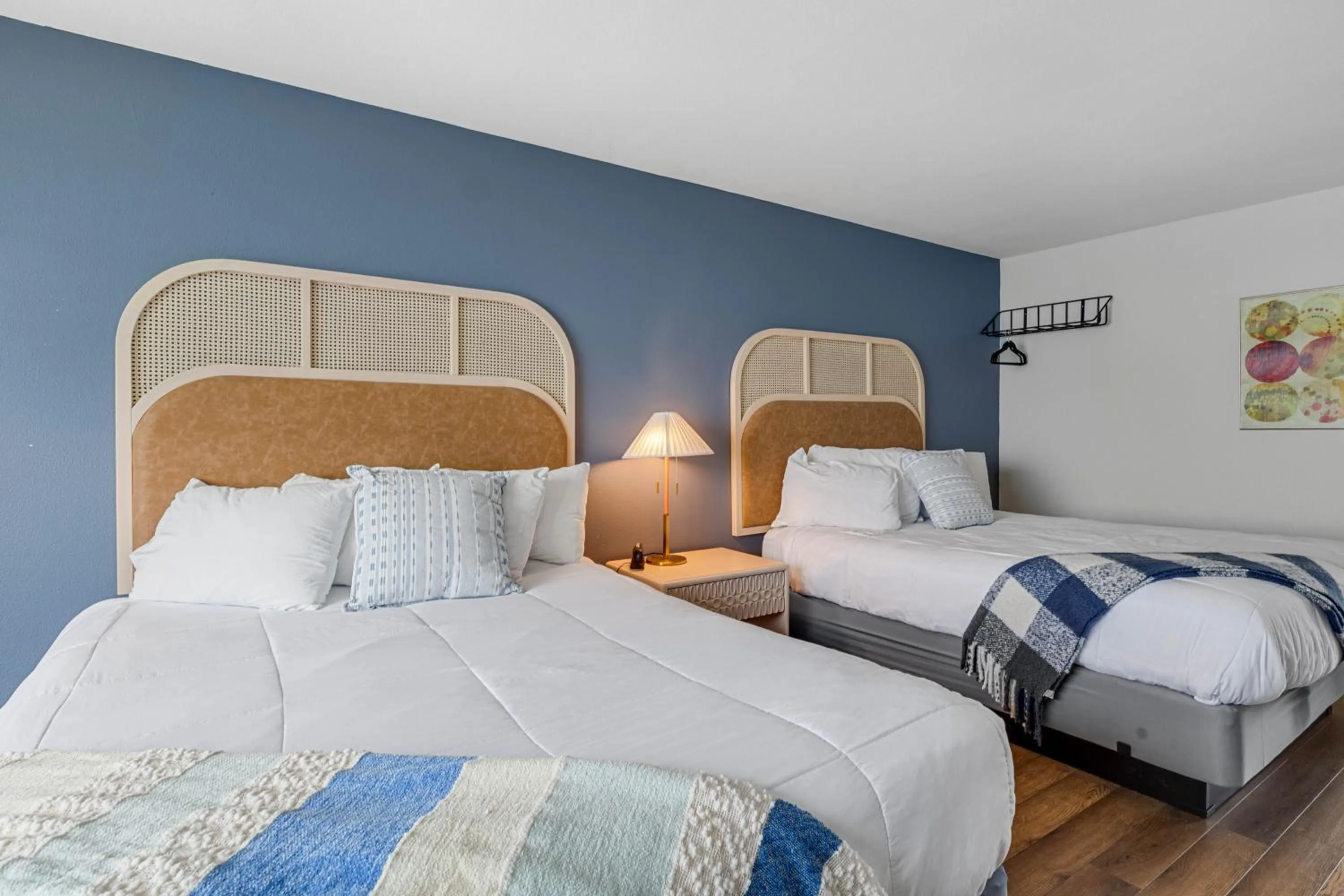 Bed in Seagull Beachfront Inn