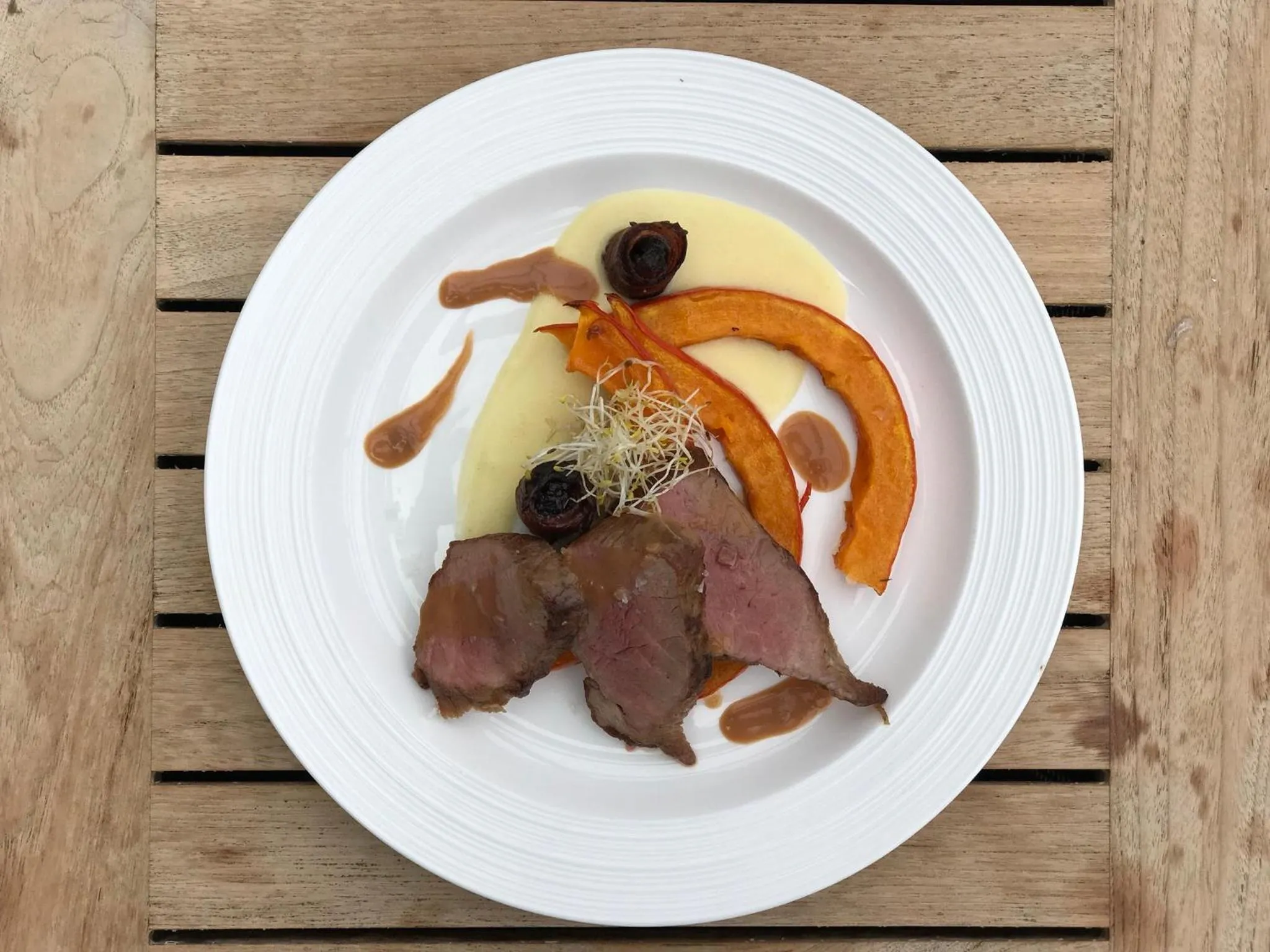 Food and drinks in M13 Hotel