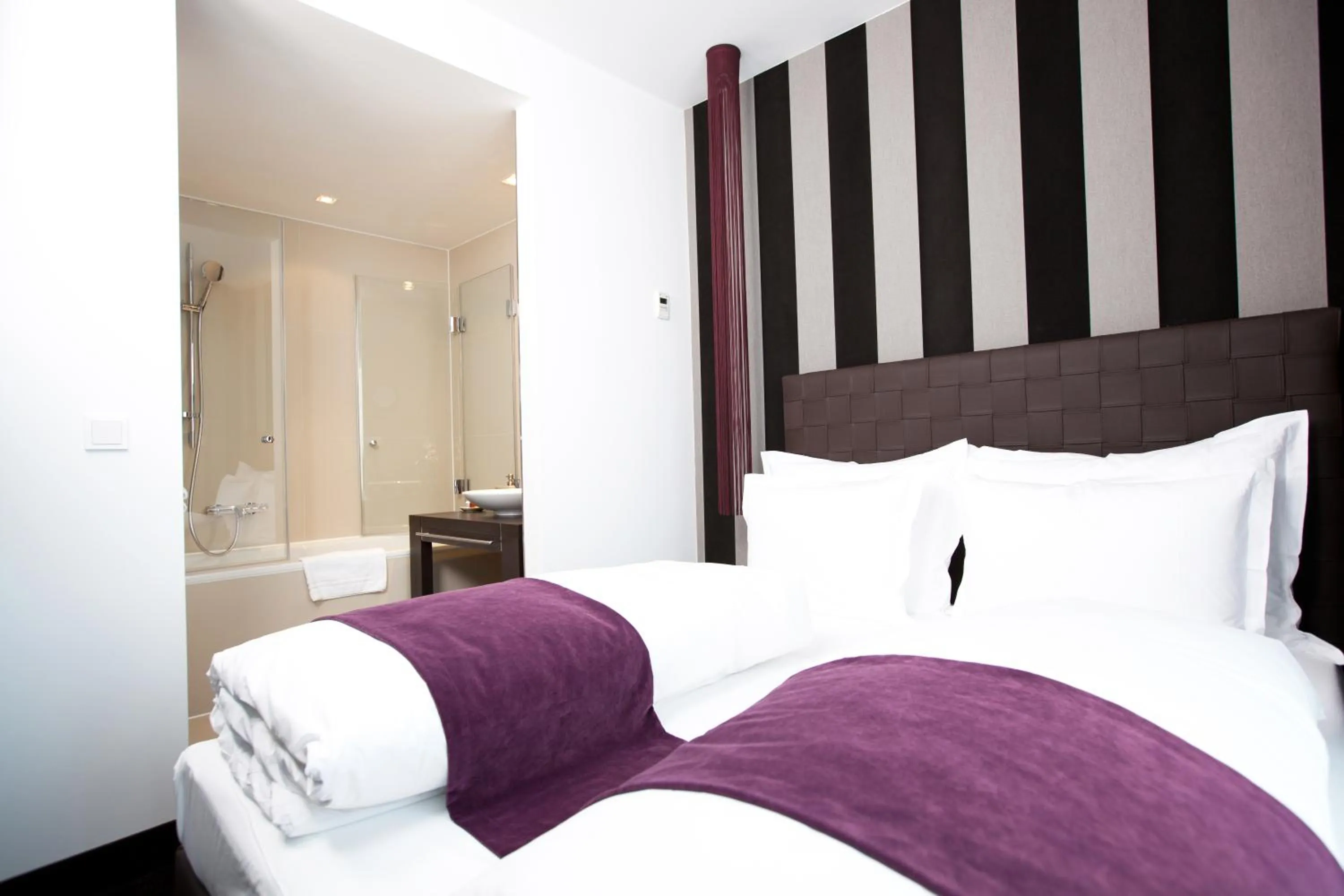 Bed in Goodman's Living