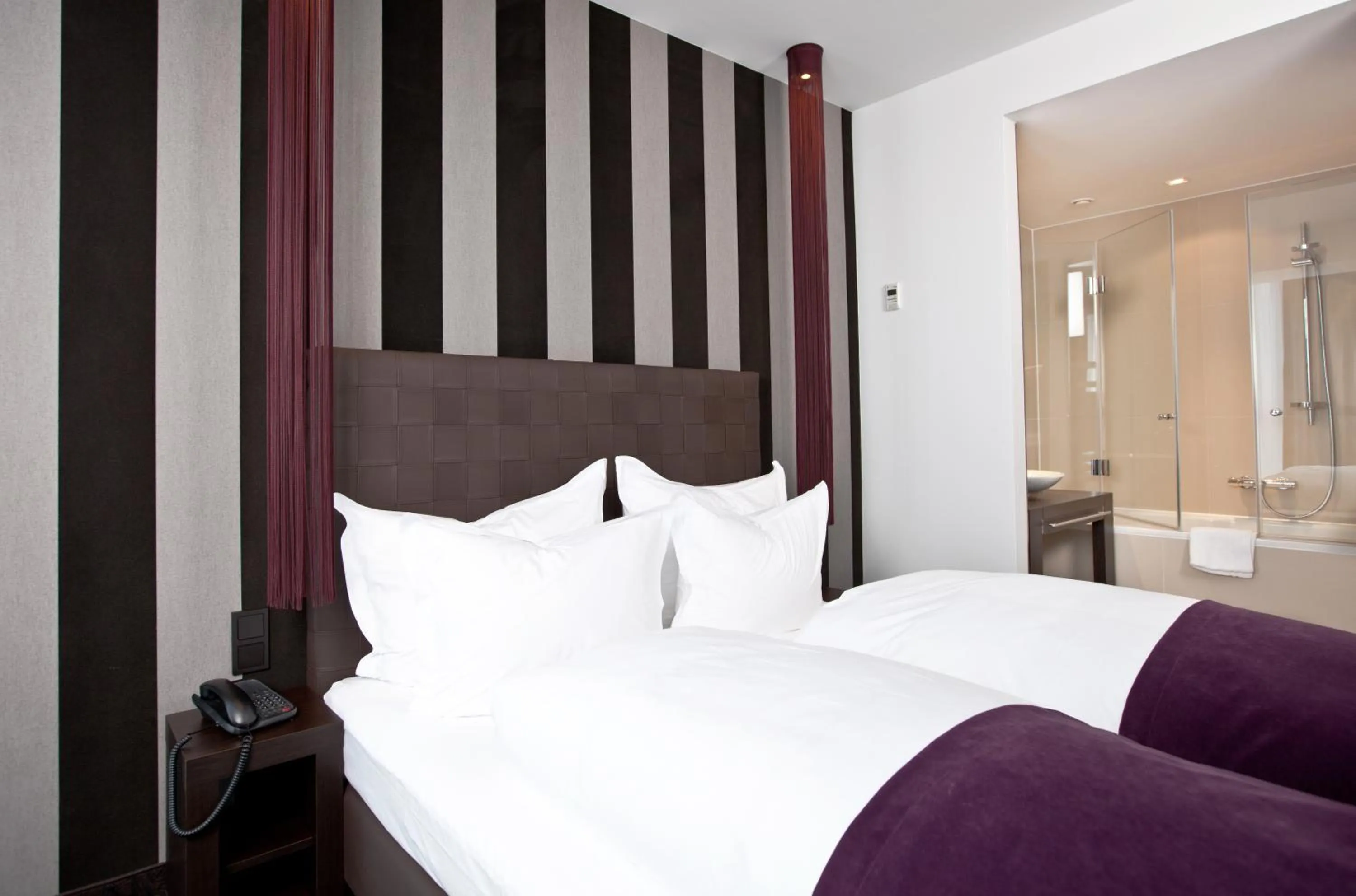 Bed in Goodman's Living