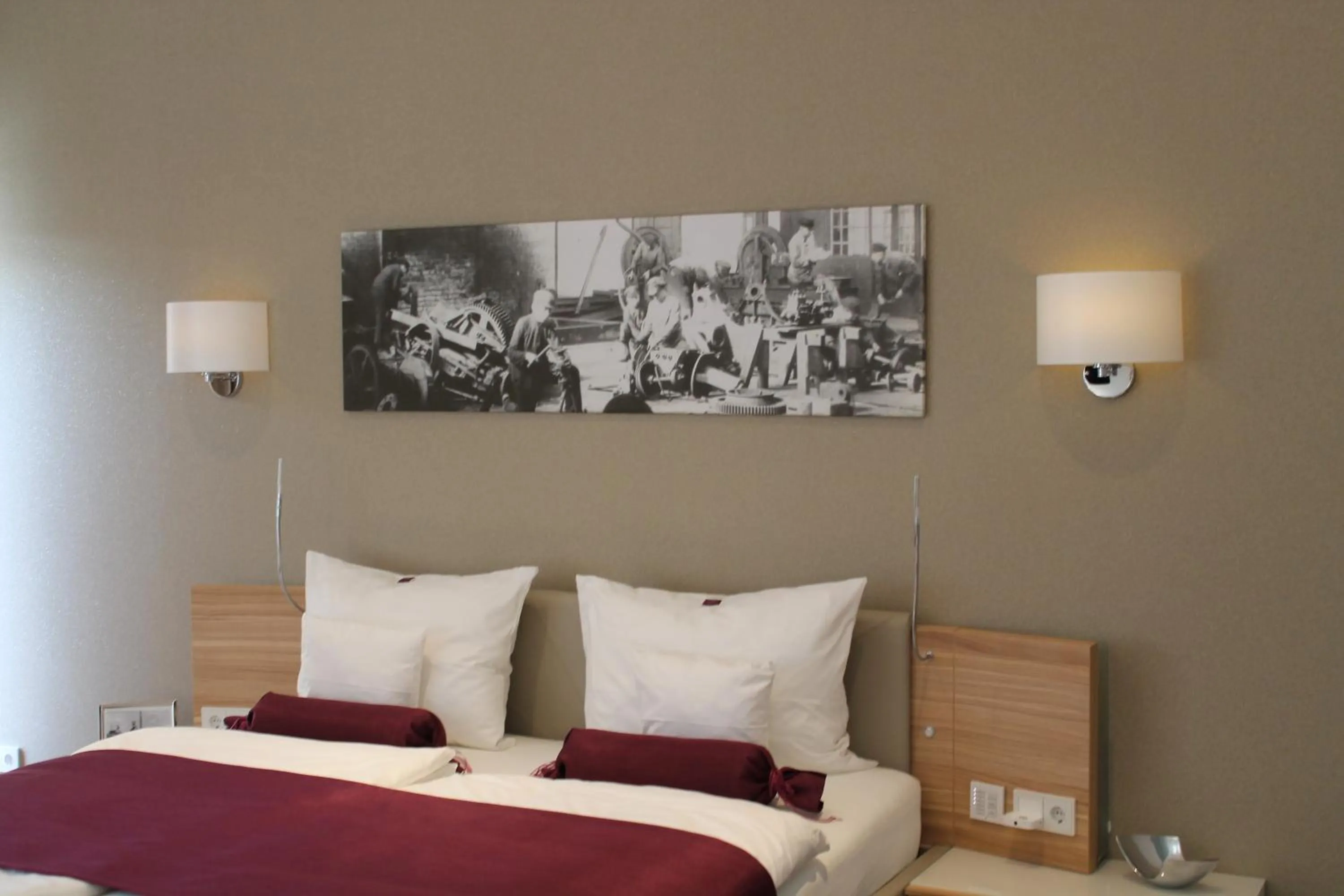 Photo of the whole room, Bed in Heiner's Parkhotel