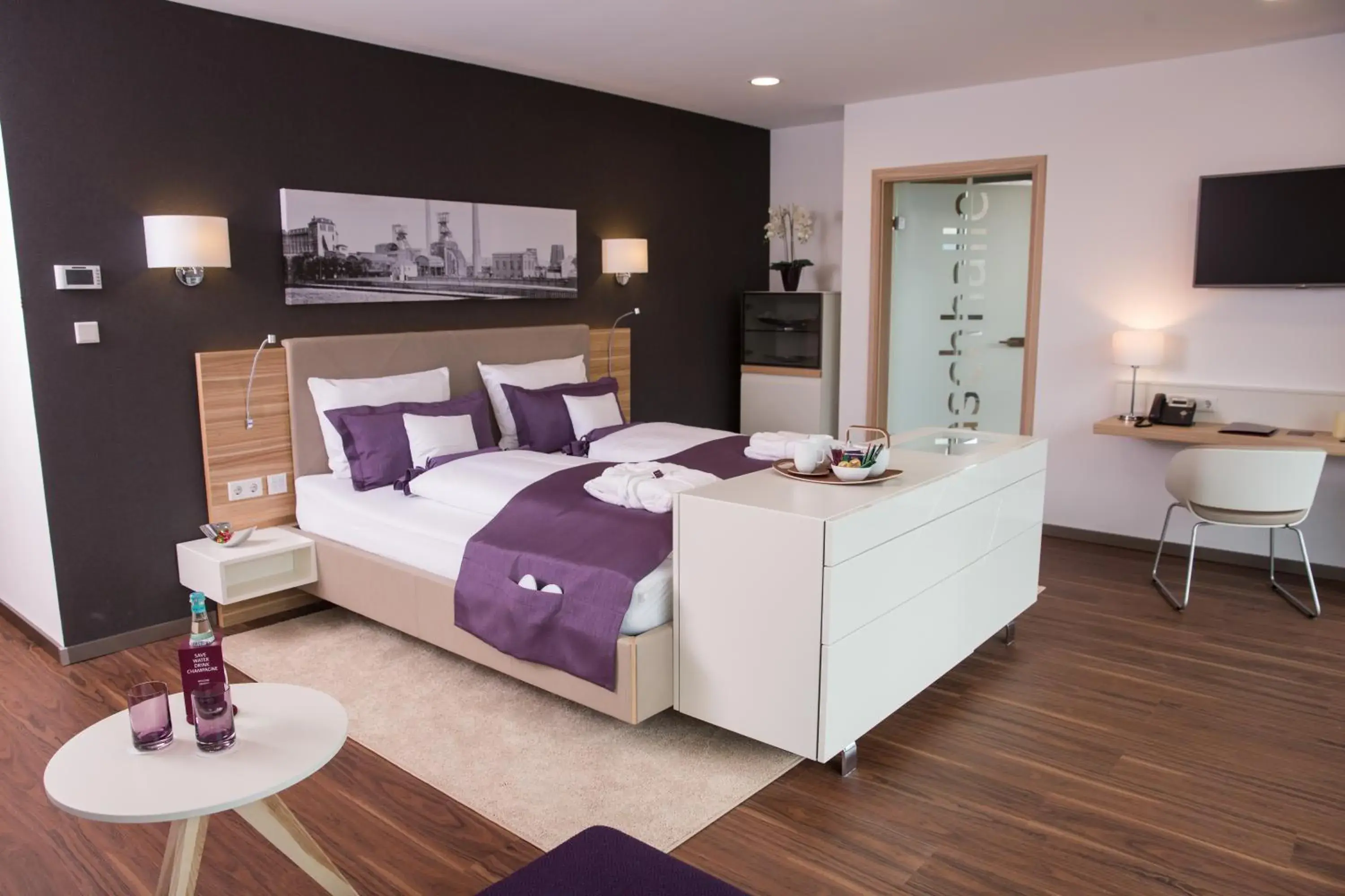 Bedroom, Bed in Heiner's Parkhotel Bedroom, Bed in Heiner's Parkhotel