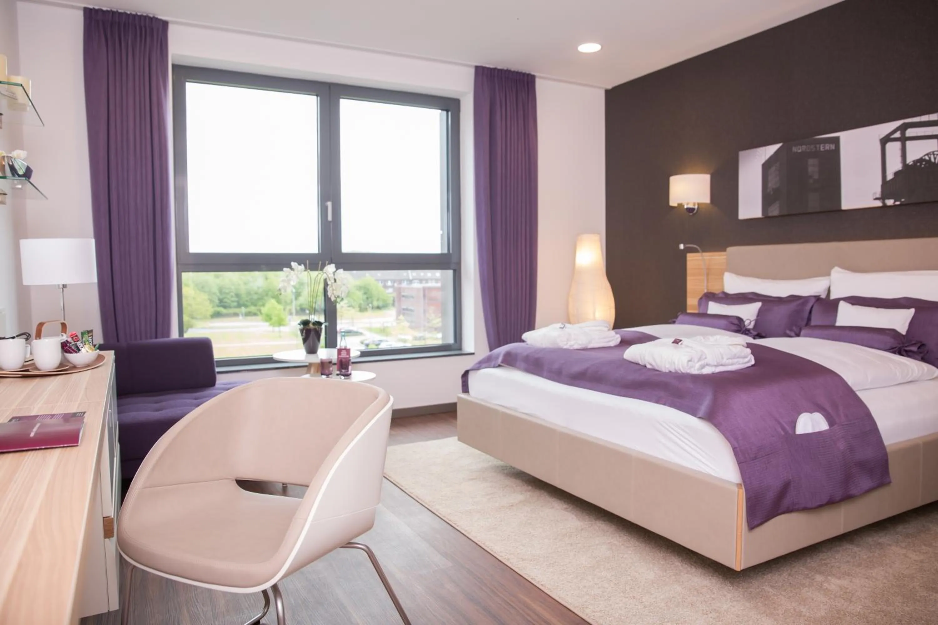 Day, Bed in Heiner's Parkhotel