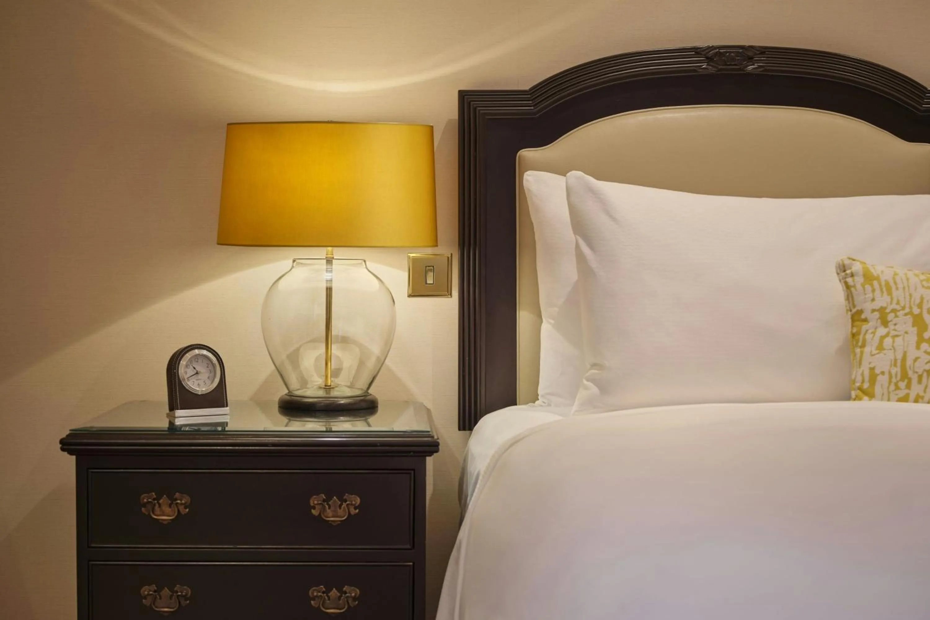 Bedroom, Bed in JW Marriott Grosvenor House London