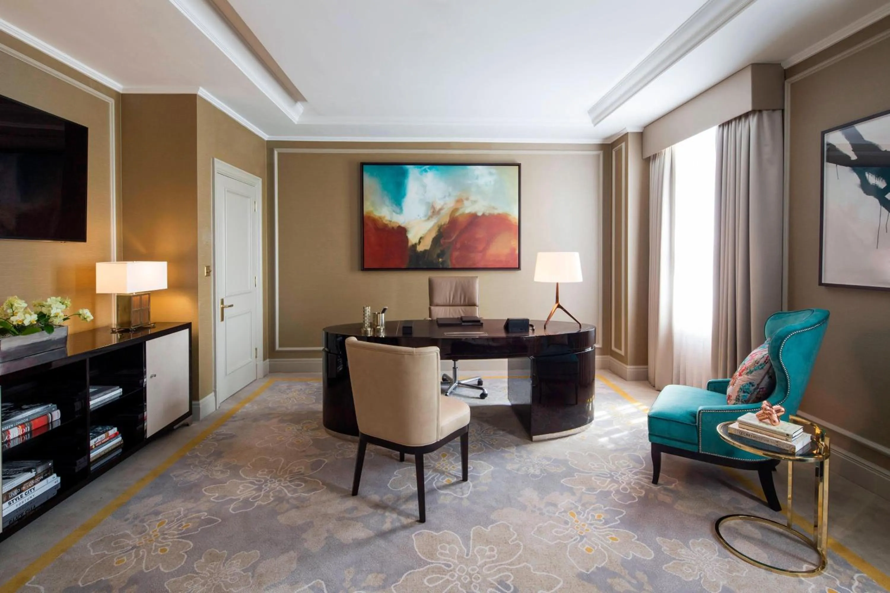 Photo of the whole room in JW Marriott Grosvenor House London