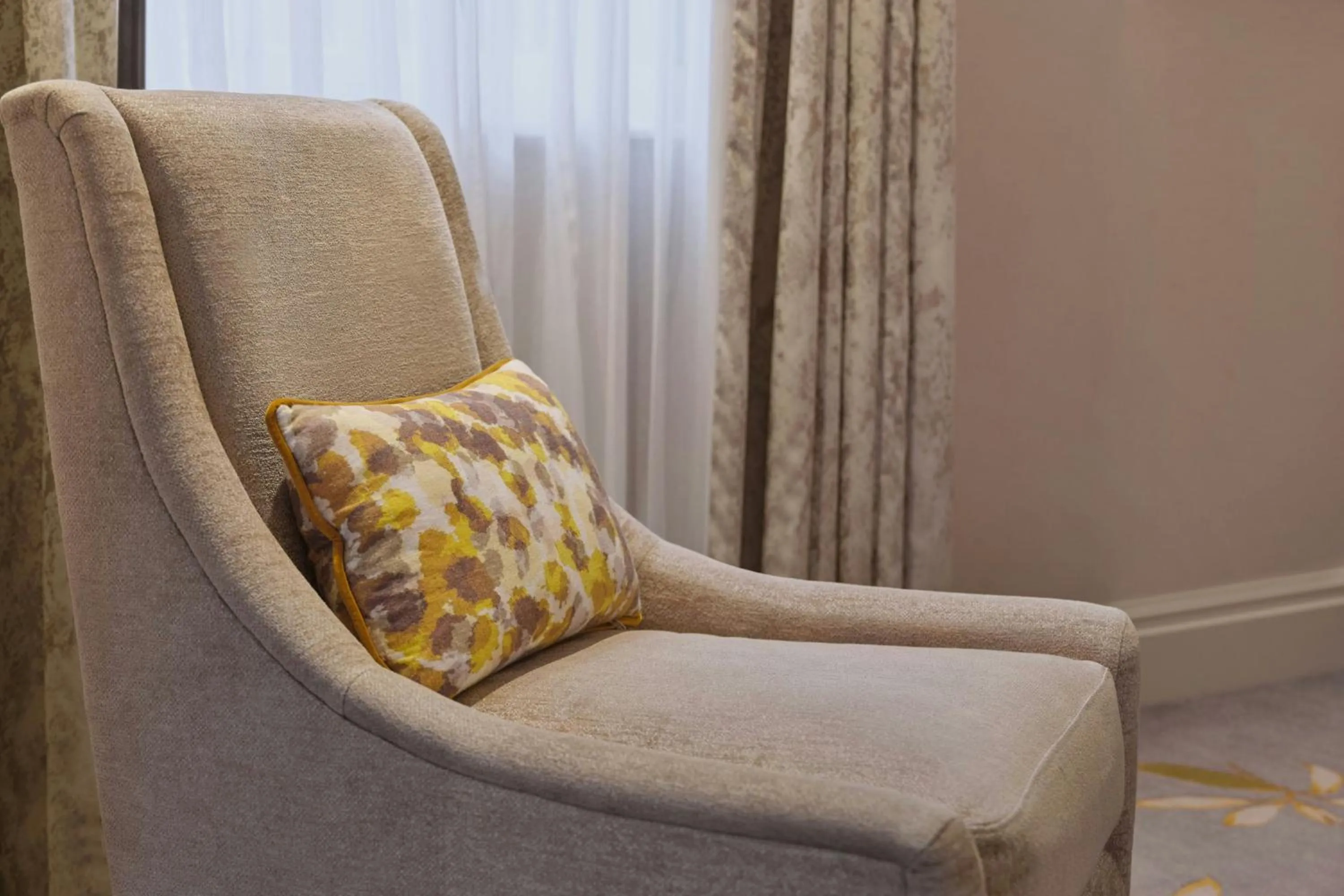 Photo of the whole room in JW Marriott Grosvenor House London