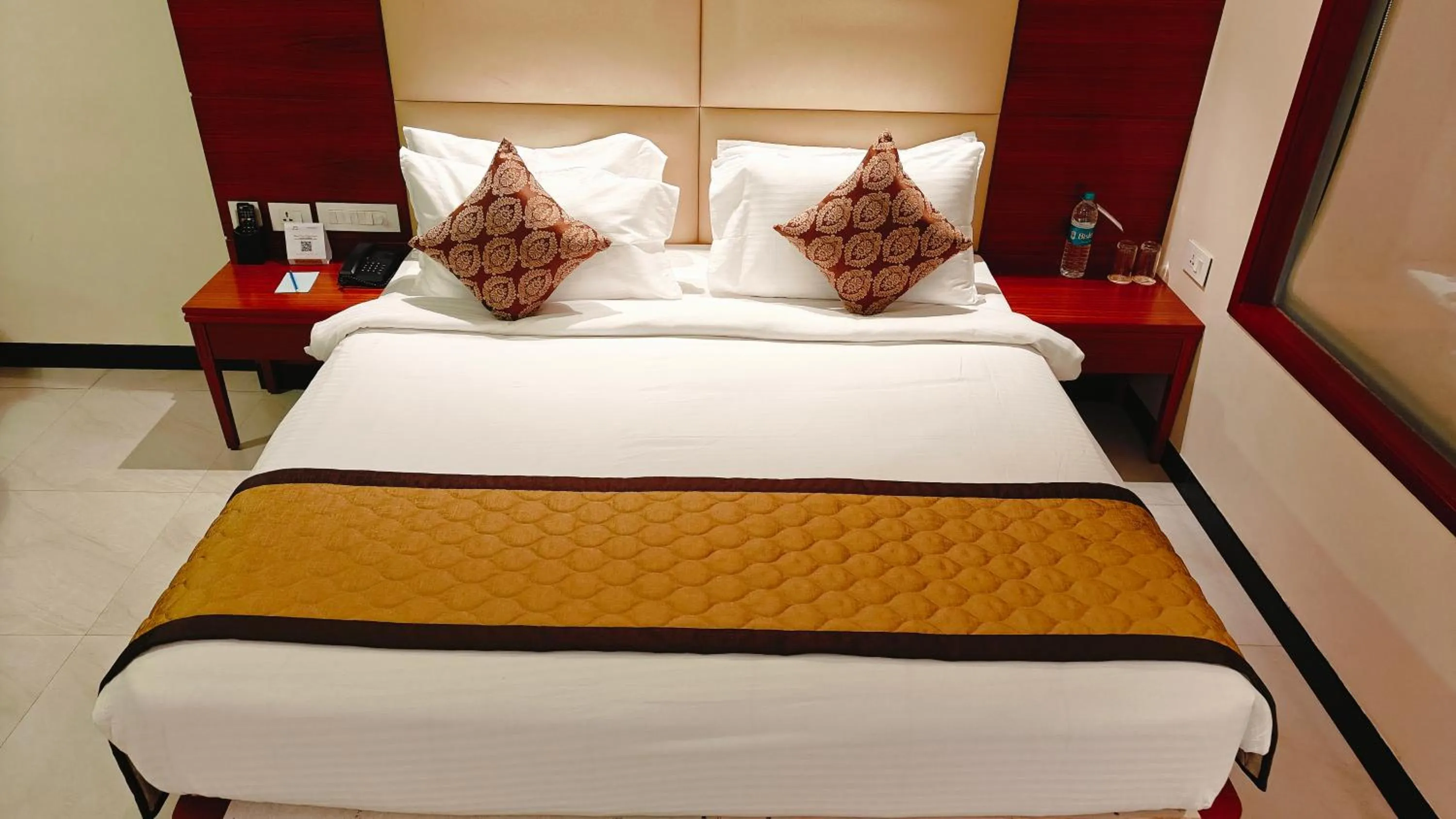 Bed in MM Legacy - A Bergamont Hotel, Kanchipuram