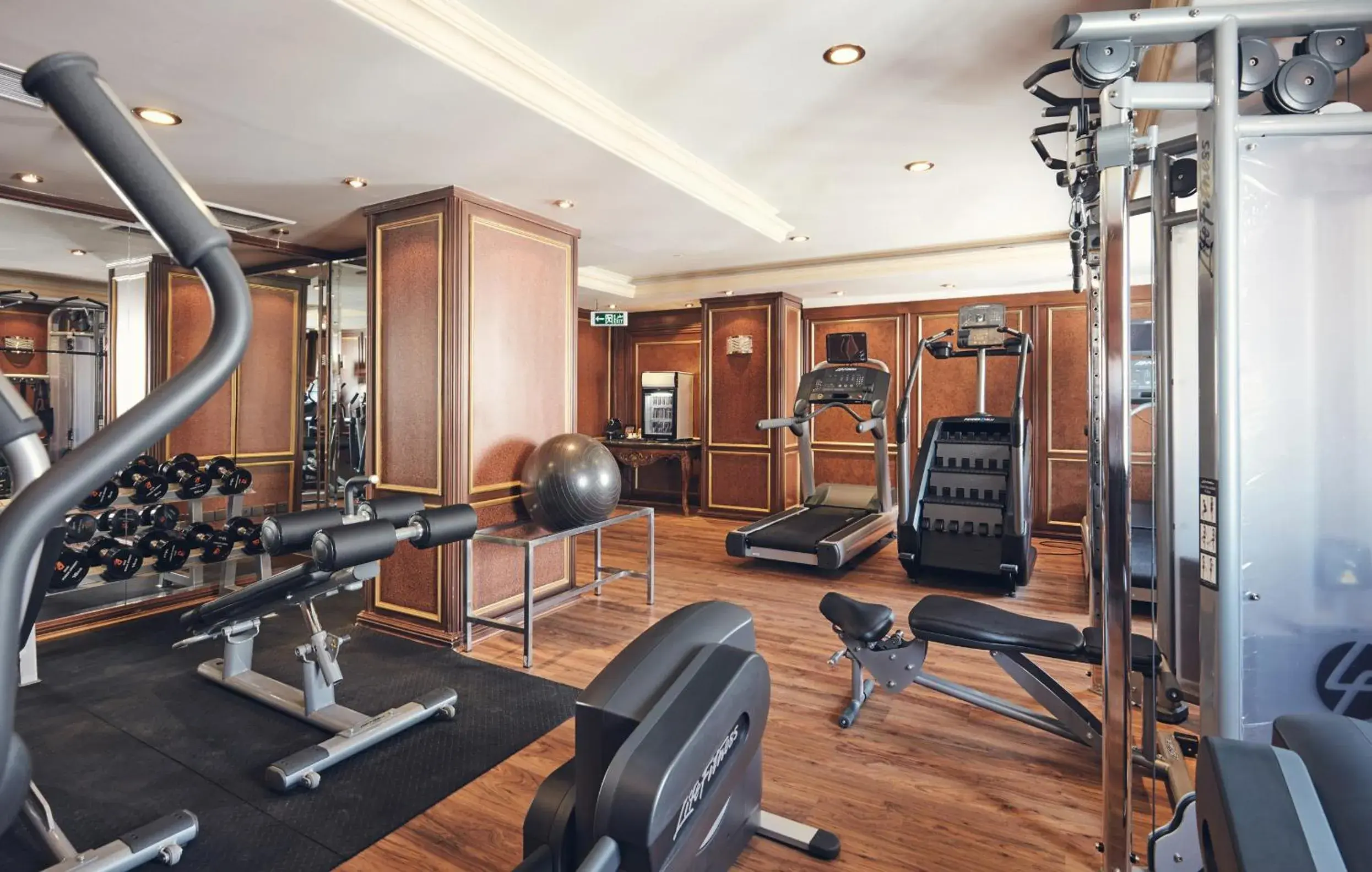 Fitness centre/facilities in Dallah Taibah Hotel Fitness centre/facilities in Dallah Taibah Hotel