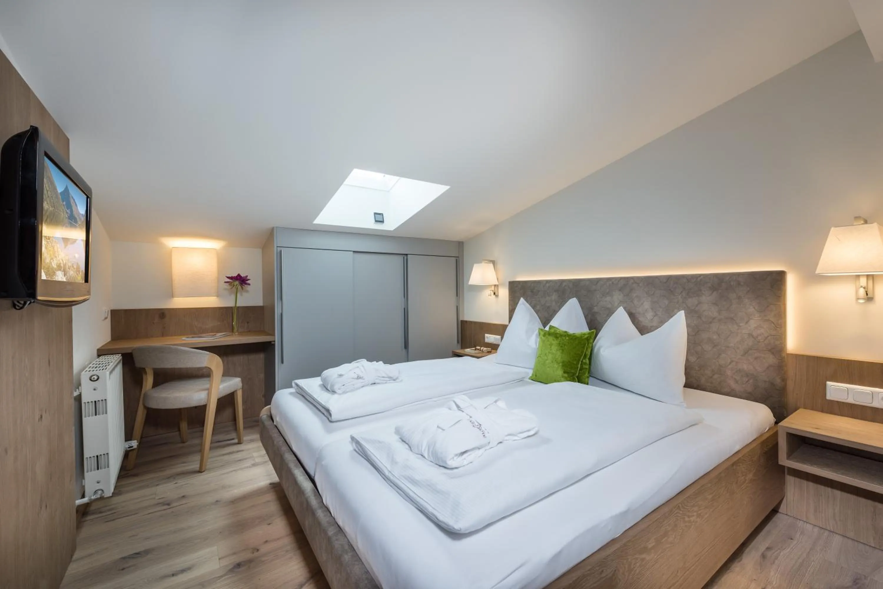 Photo of the whole room, Bed in Aktiv- & Gesundheitsresort das GXUND - Thermeneintritt inklusive