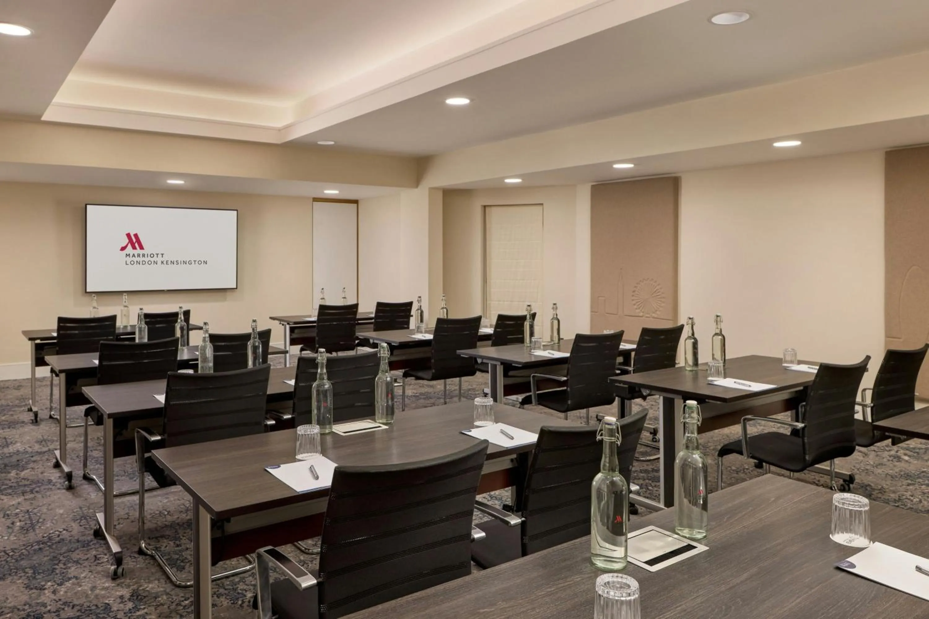 Meeting/conference room in London Marriott Hotel Kensington