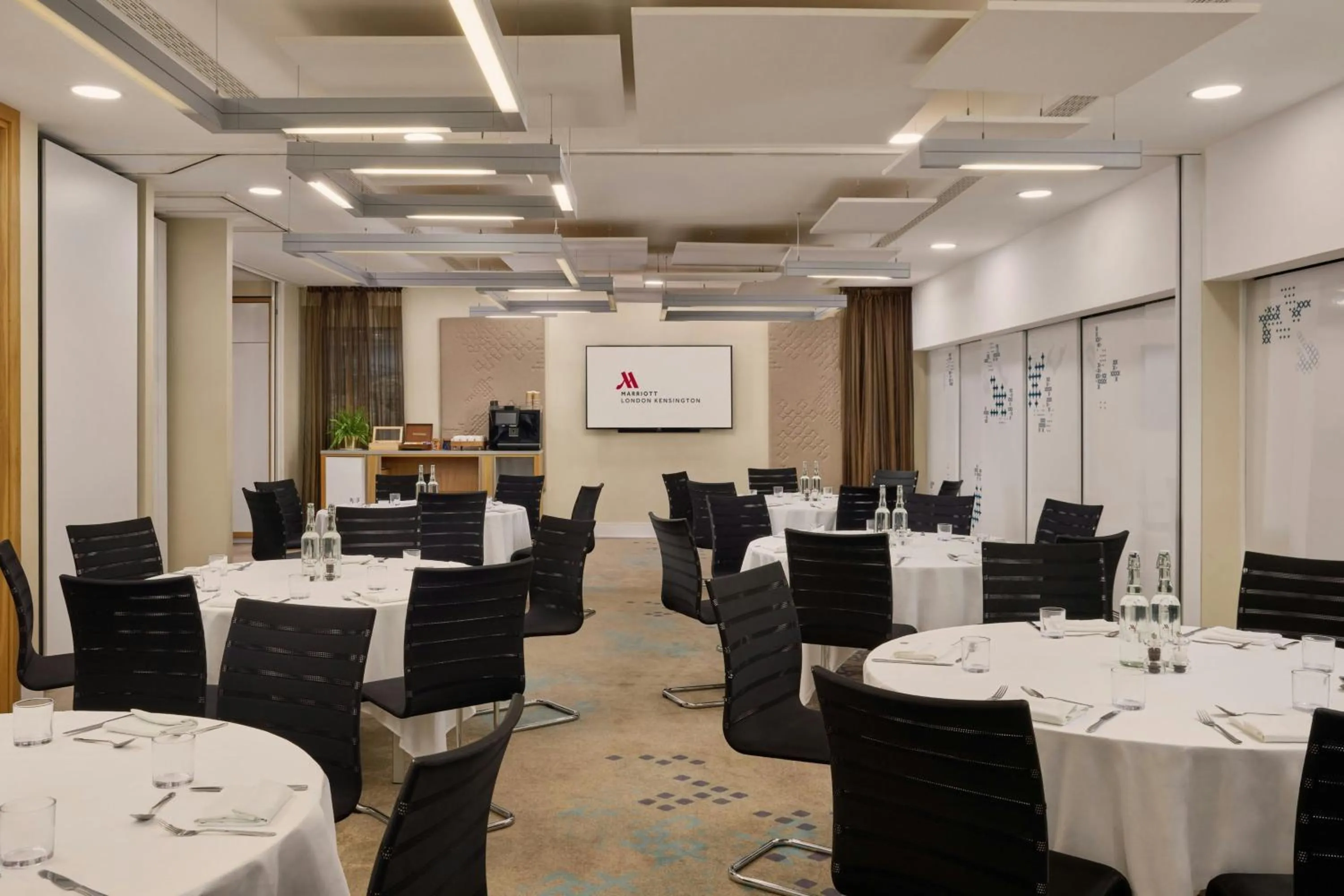 Meeting/conference room in London Marriott Hotel Kensington
