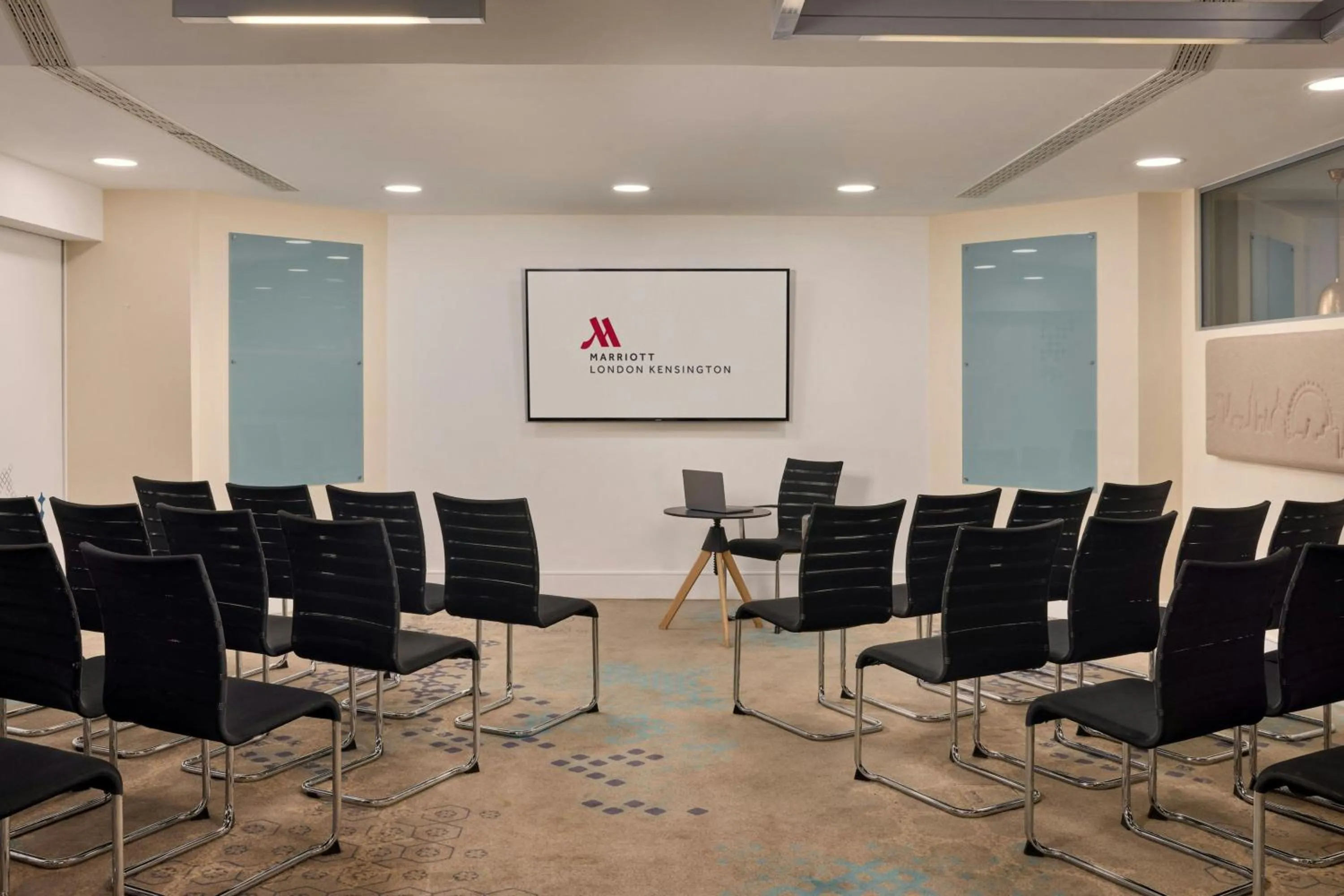 Entertainment in London Marriott Hotel Kensington