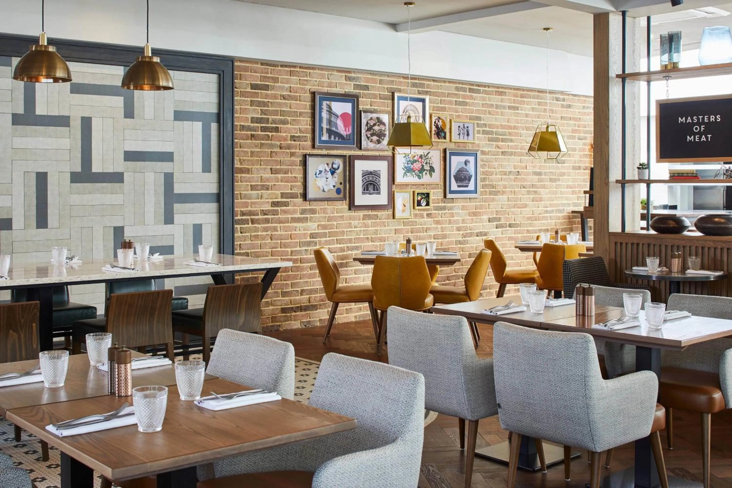 Lounge or bar in London Marriott Hotel Kensington