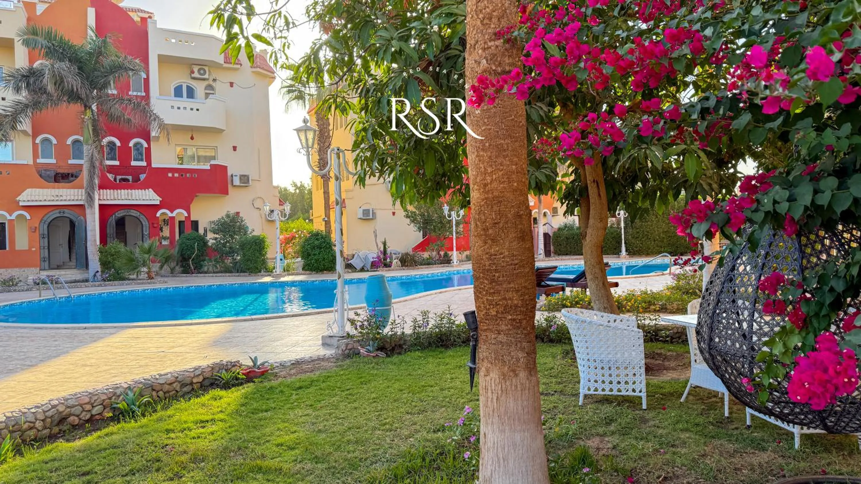 Swimming pool in Green Garden Resort