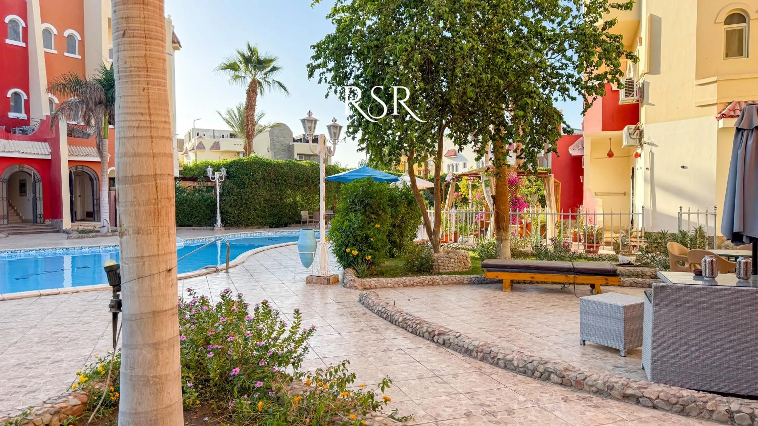 Swimming pool in Green Garden Resort