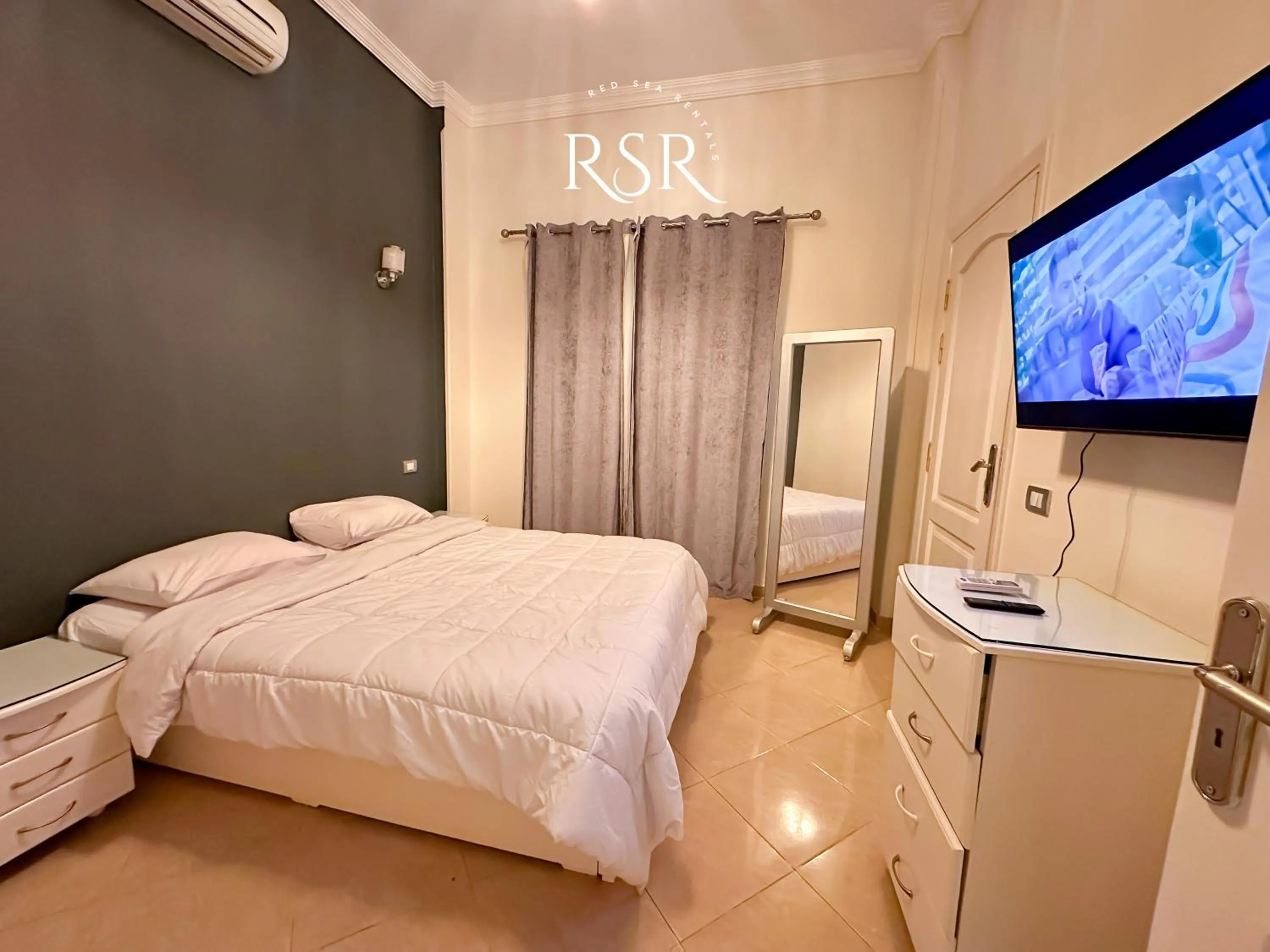 Bed in Green Garden Resort