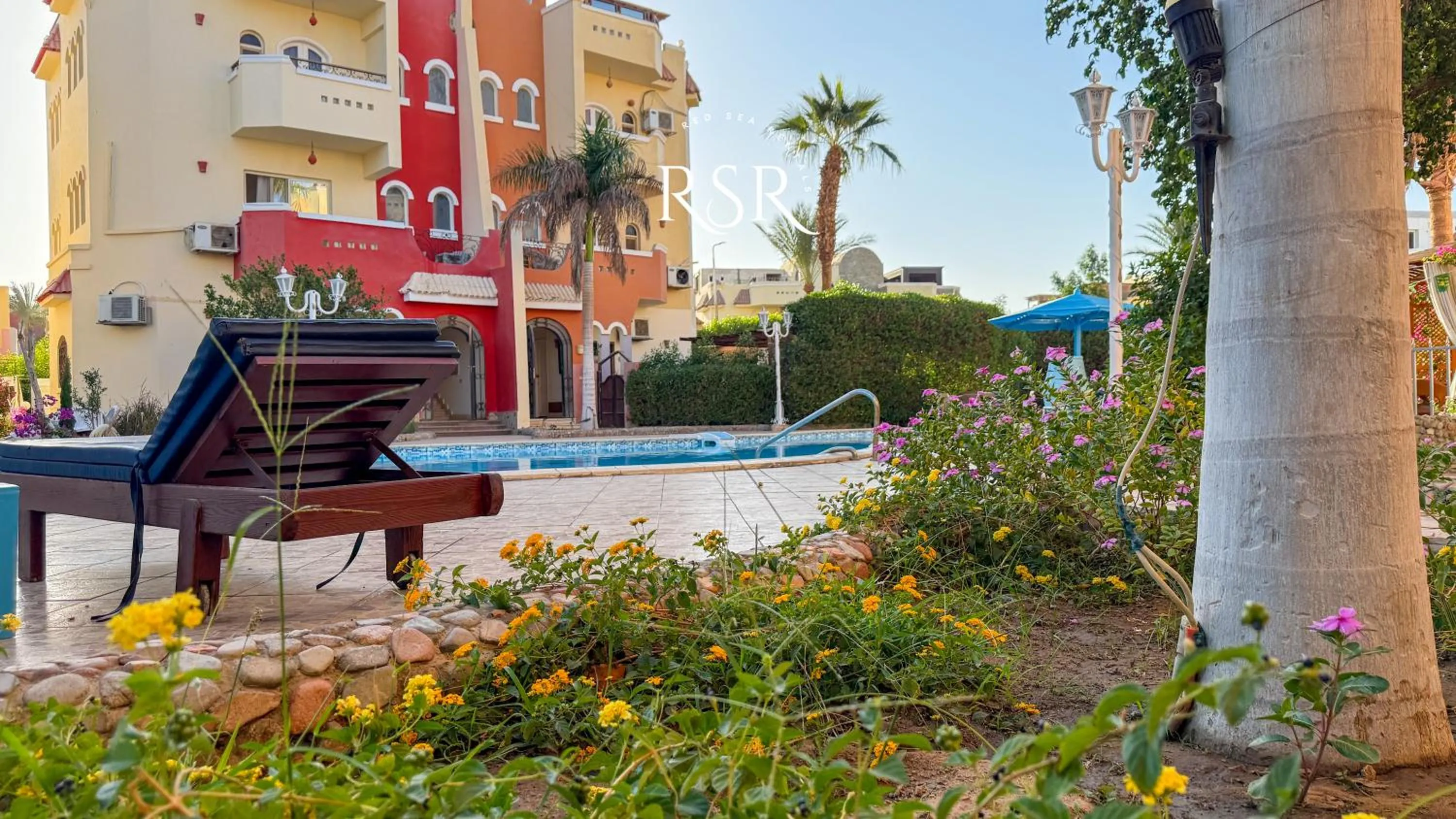 Swimming pool in Green Garden Resort