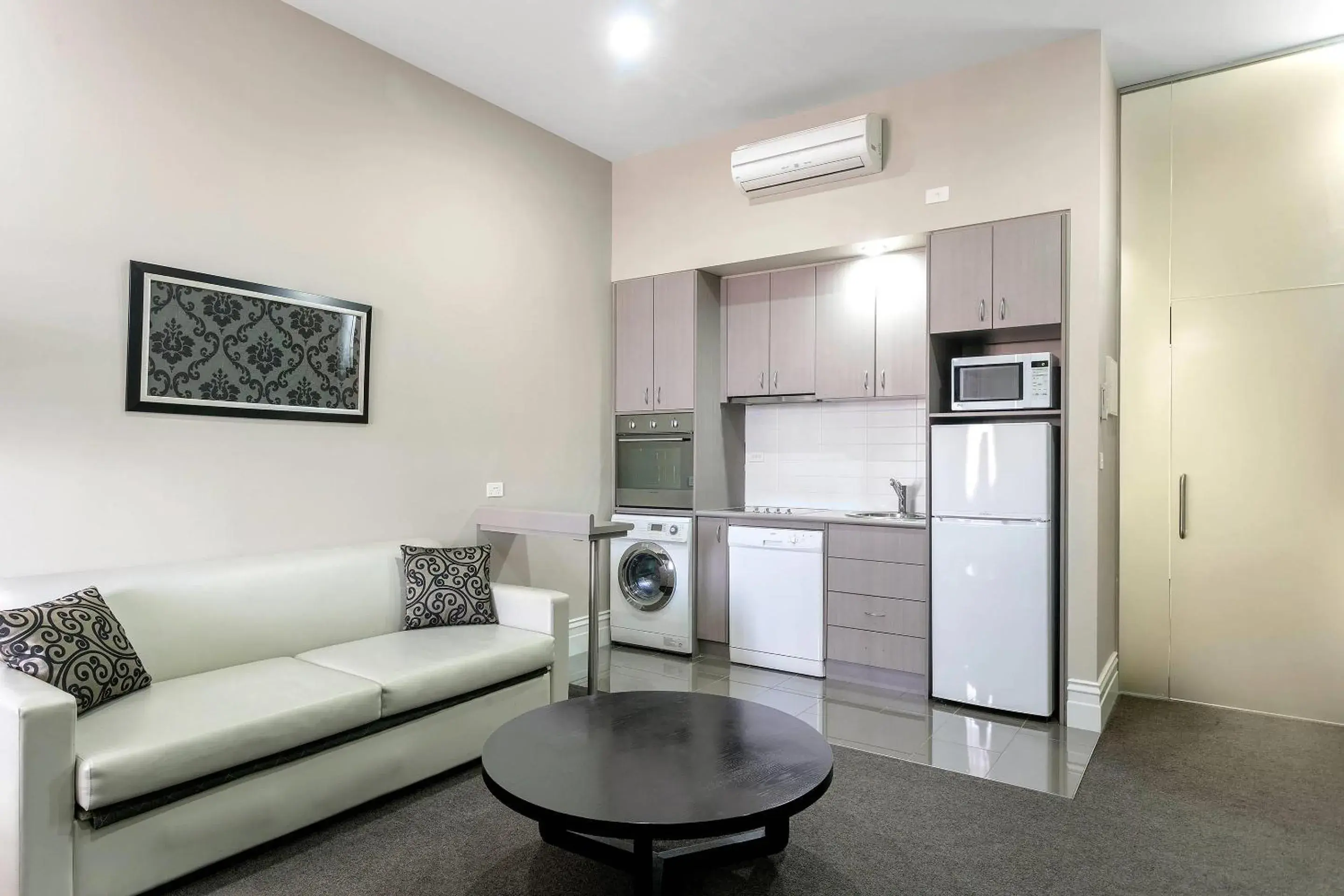 Bedroom in Quality Inn The George Hotel Ballarat Bedroom in Quality Inn The George Hotel Ballarat