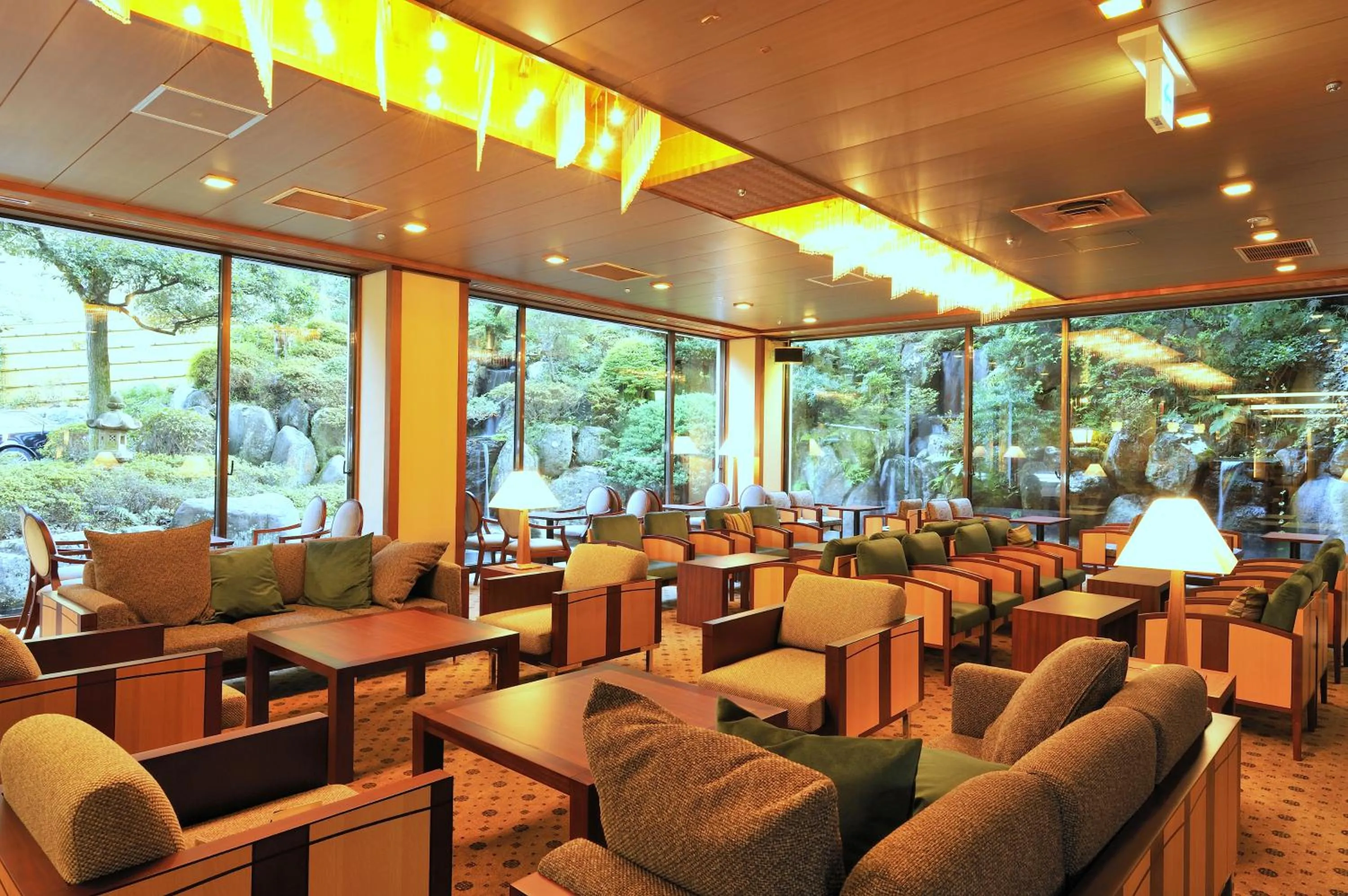 Lounge or bar in Hotel Okada