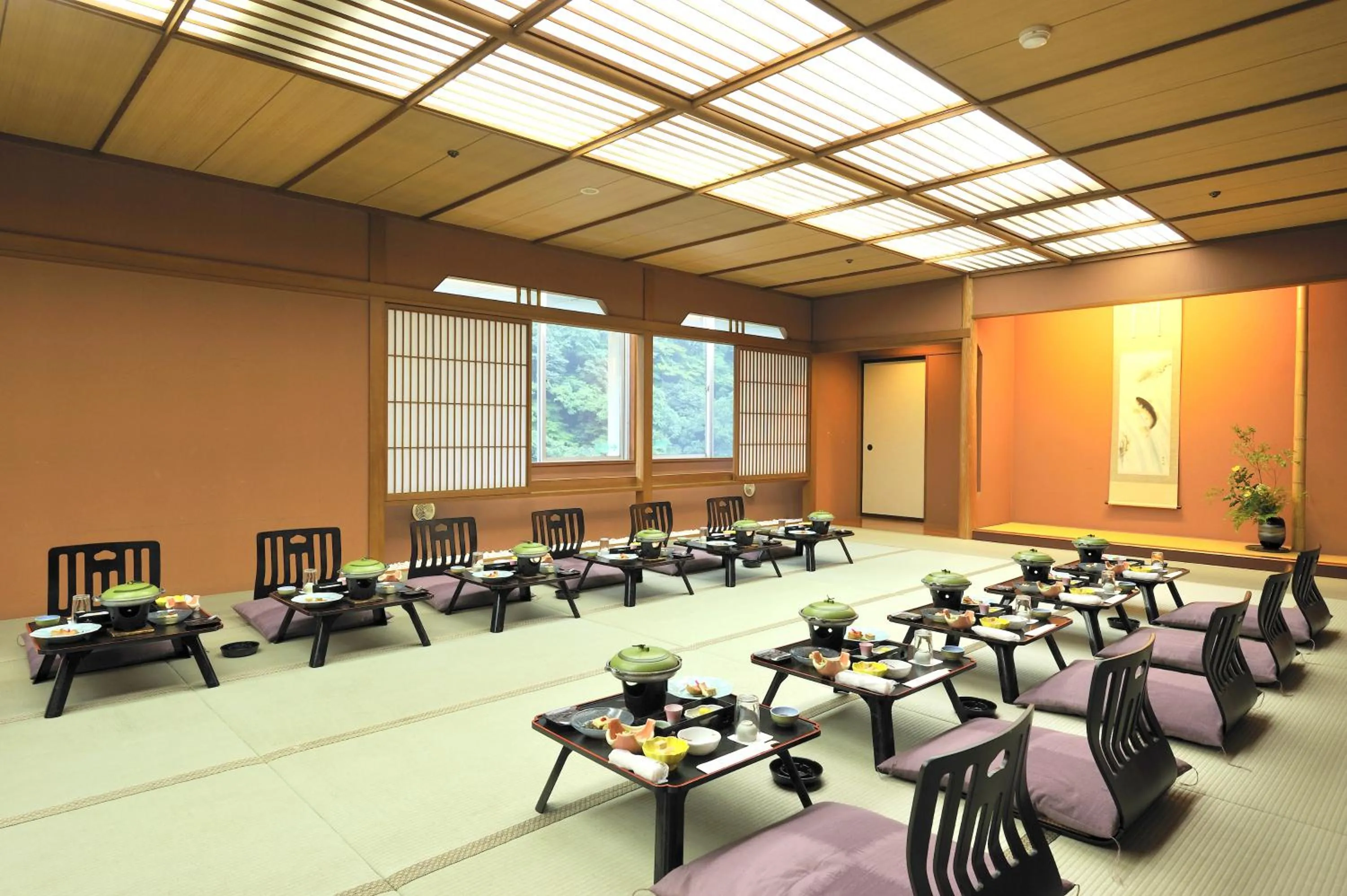 Business facilities in Hotel Okada