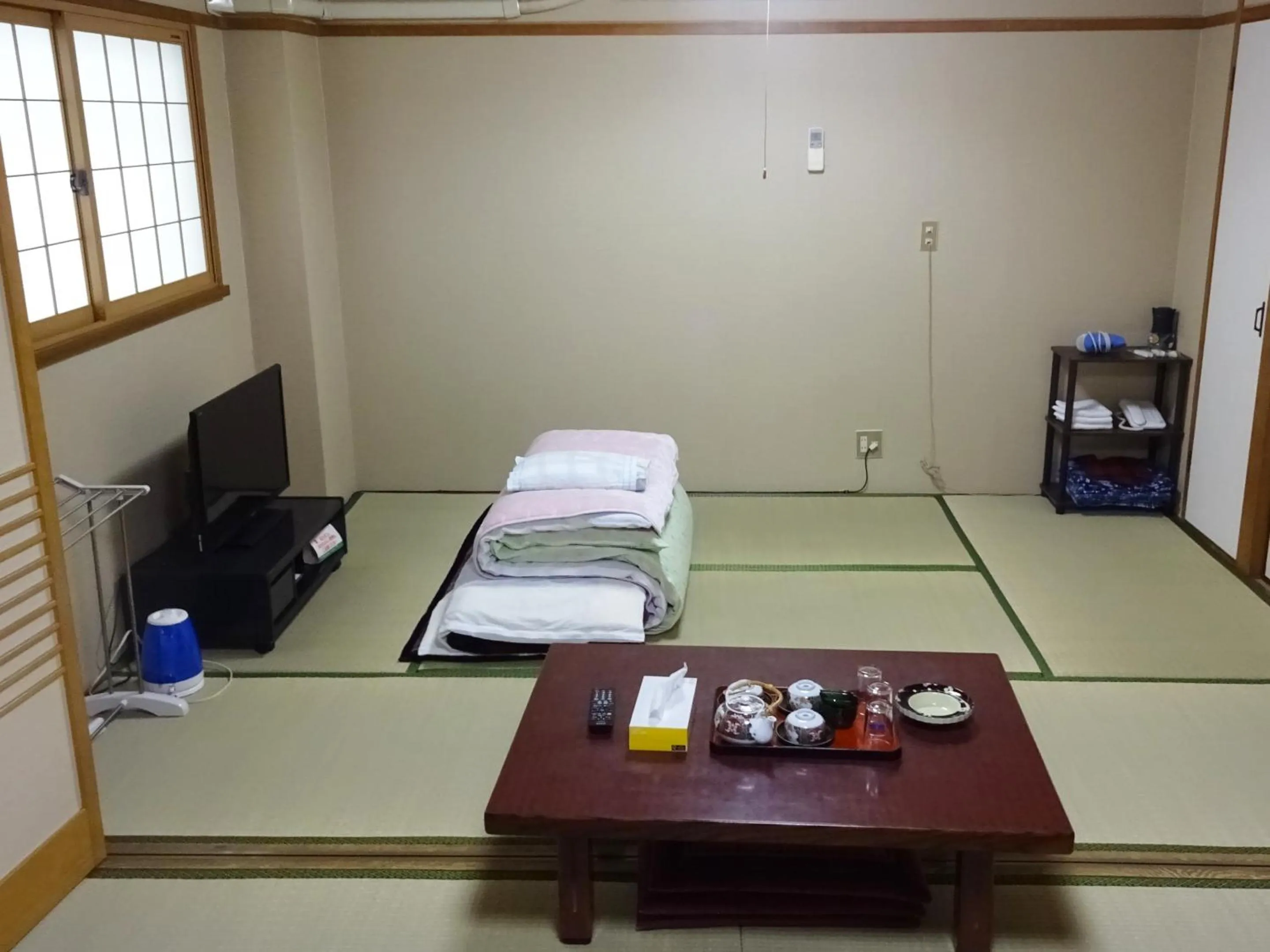 Photo of the whole room, Bed in Imazato Ryokan
