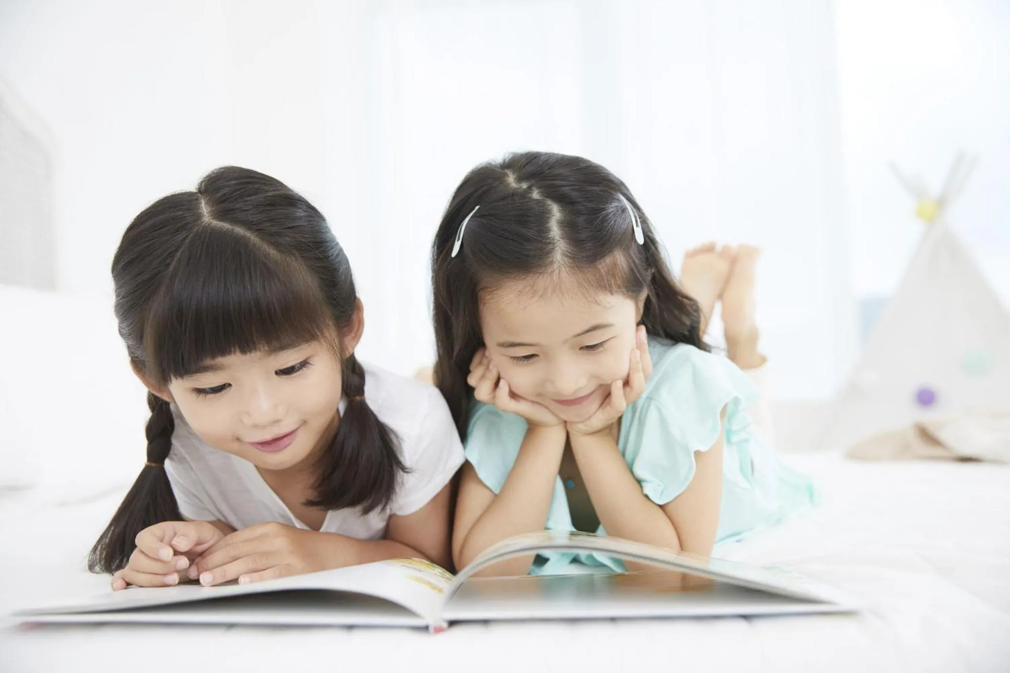 Other, Children in Royal Hotel Munakata