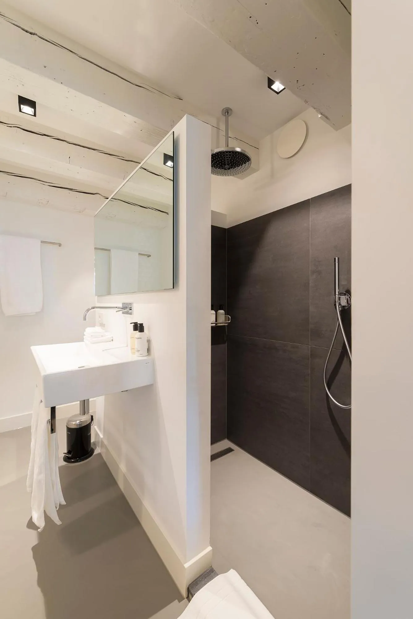 Shower in Milkhouse Luxury Stay Amsterdam