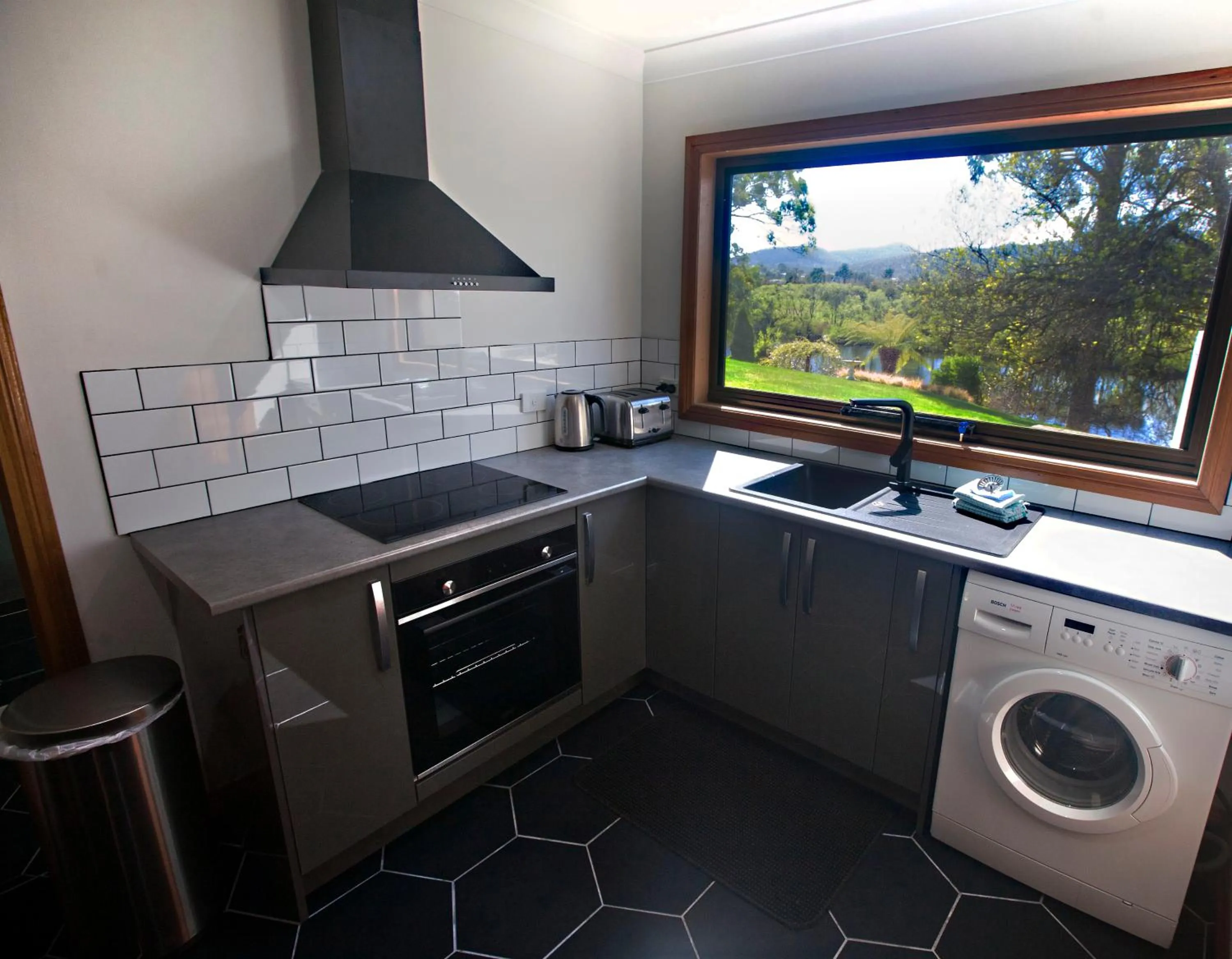 Kitchen or kitchenette in The Shingles Riverside Cottages