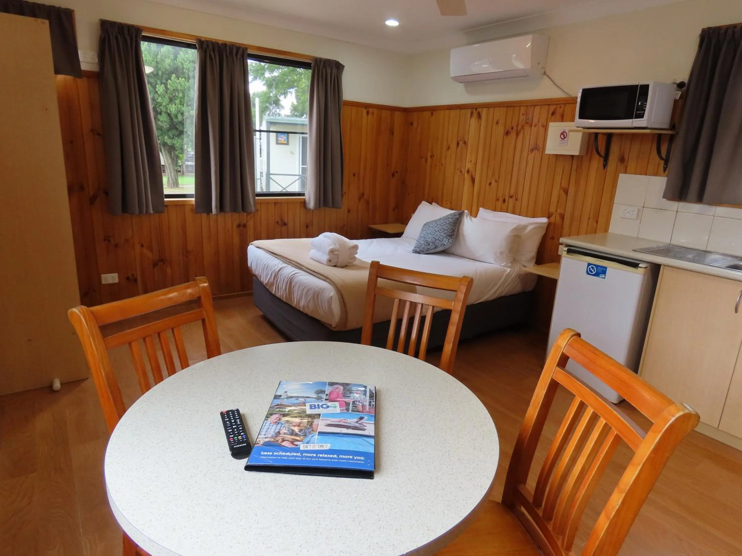 Bed in BIG4 Toowoomba Garden City Holiday Park