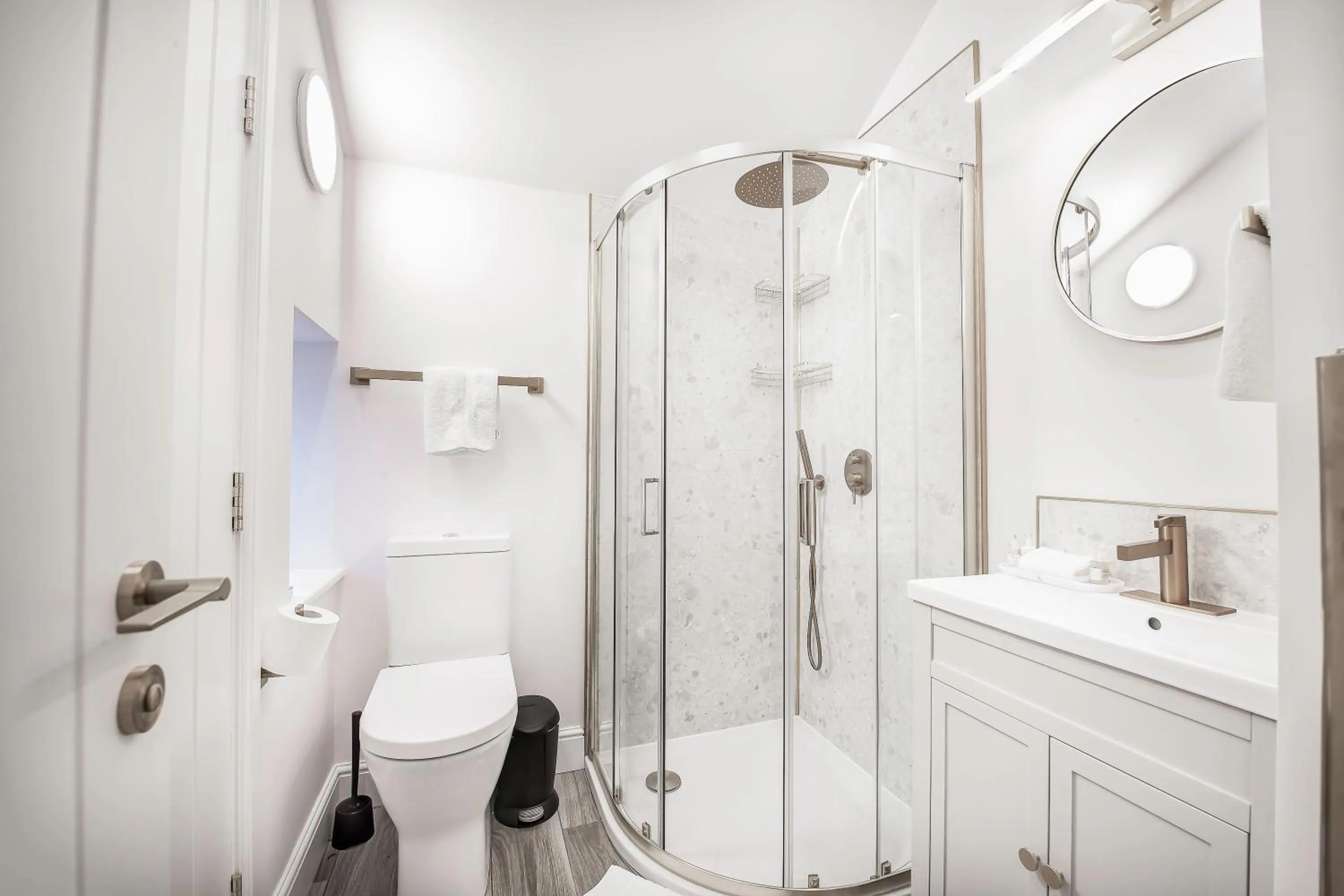 Shower in Langley Castle Hotel