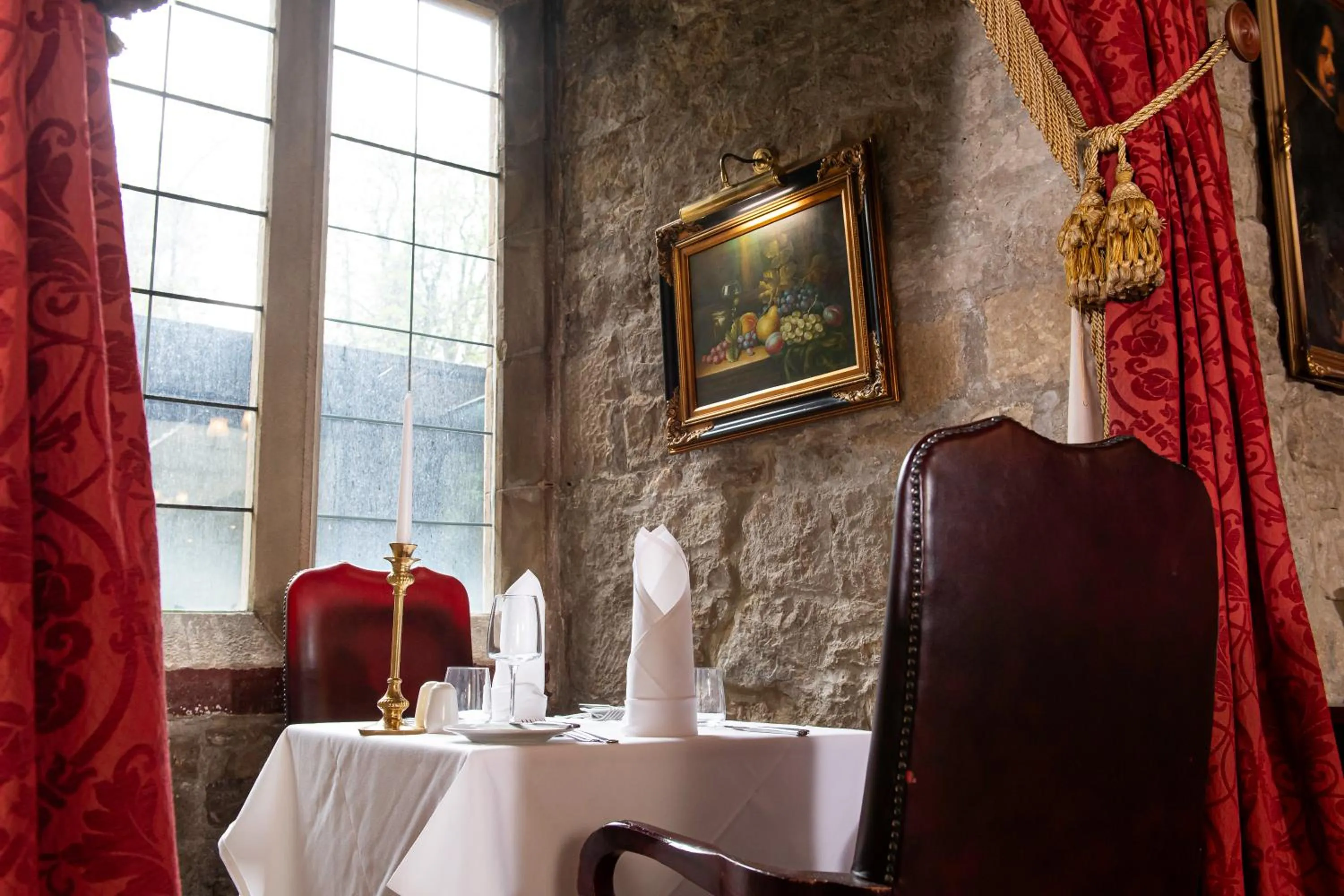 Restaurant/places to eat in Langley Castle Hotel
