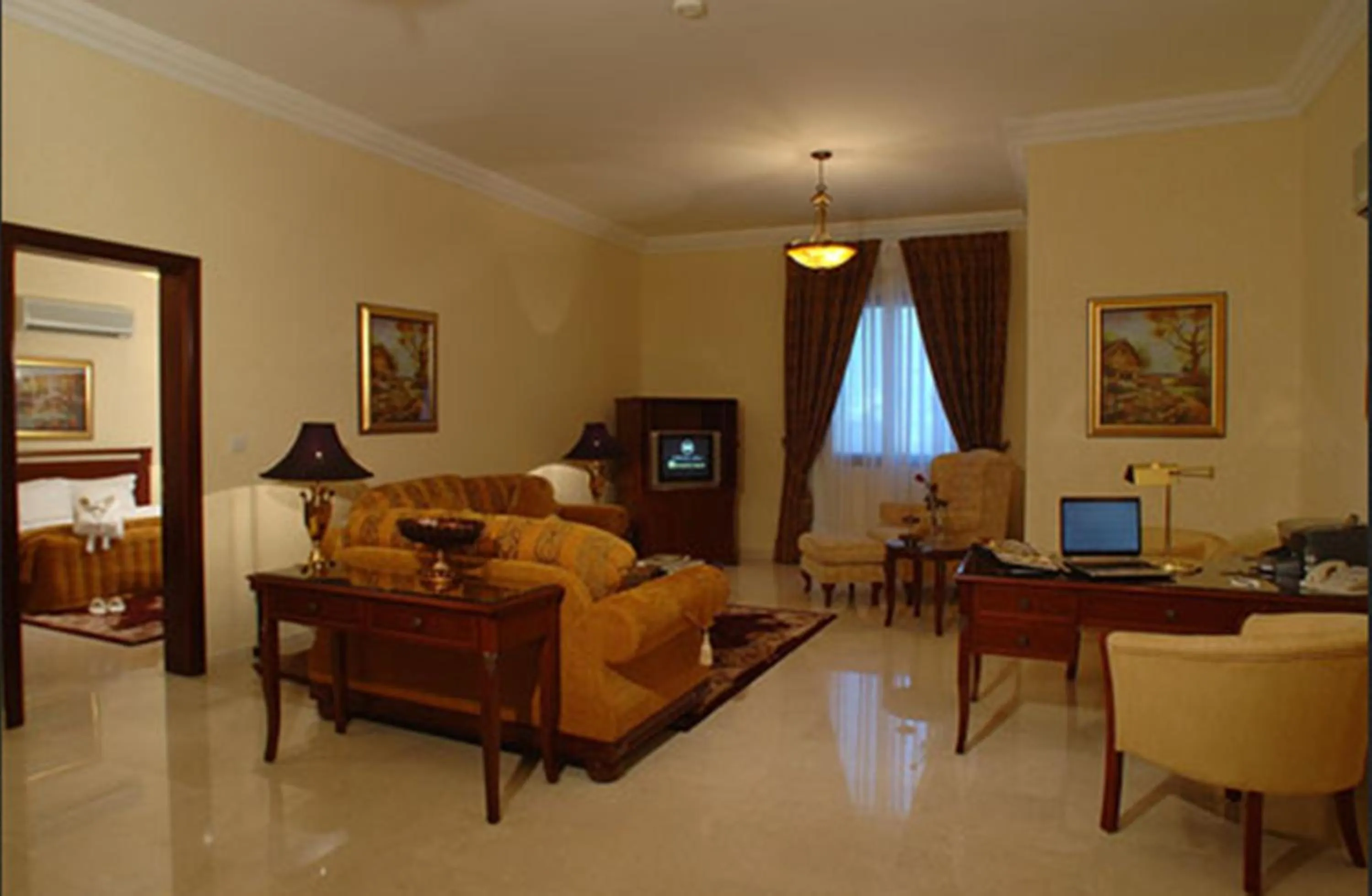 Living room, Seating Area in Issham Hotel