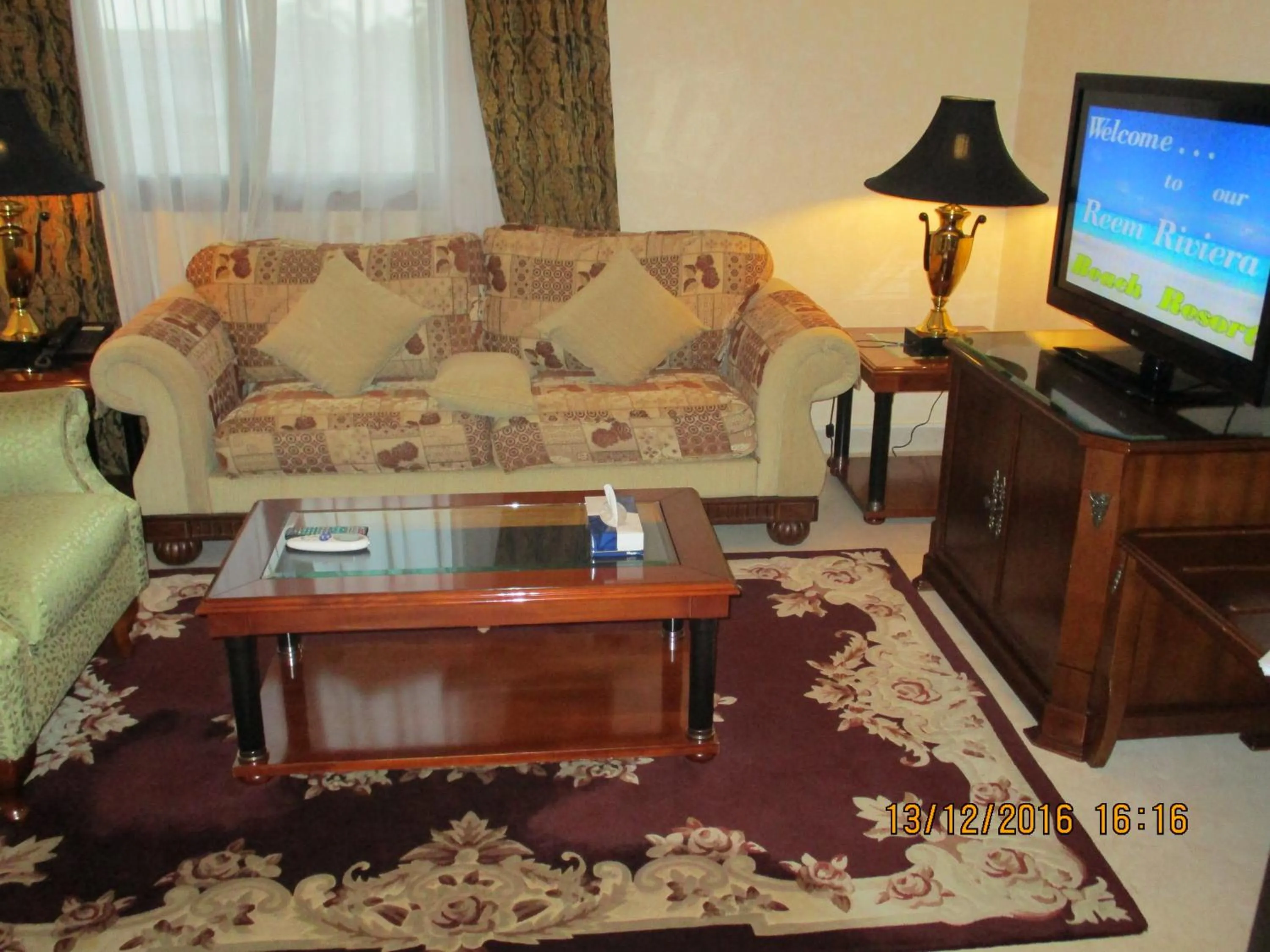 TV and multimedia, TV/Entertainment Center in Issham Hotel