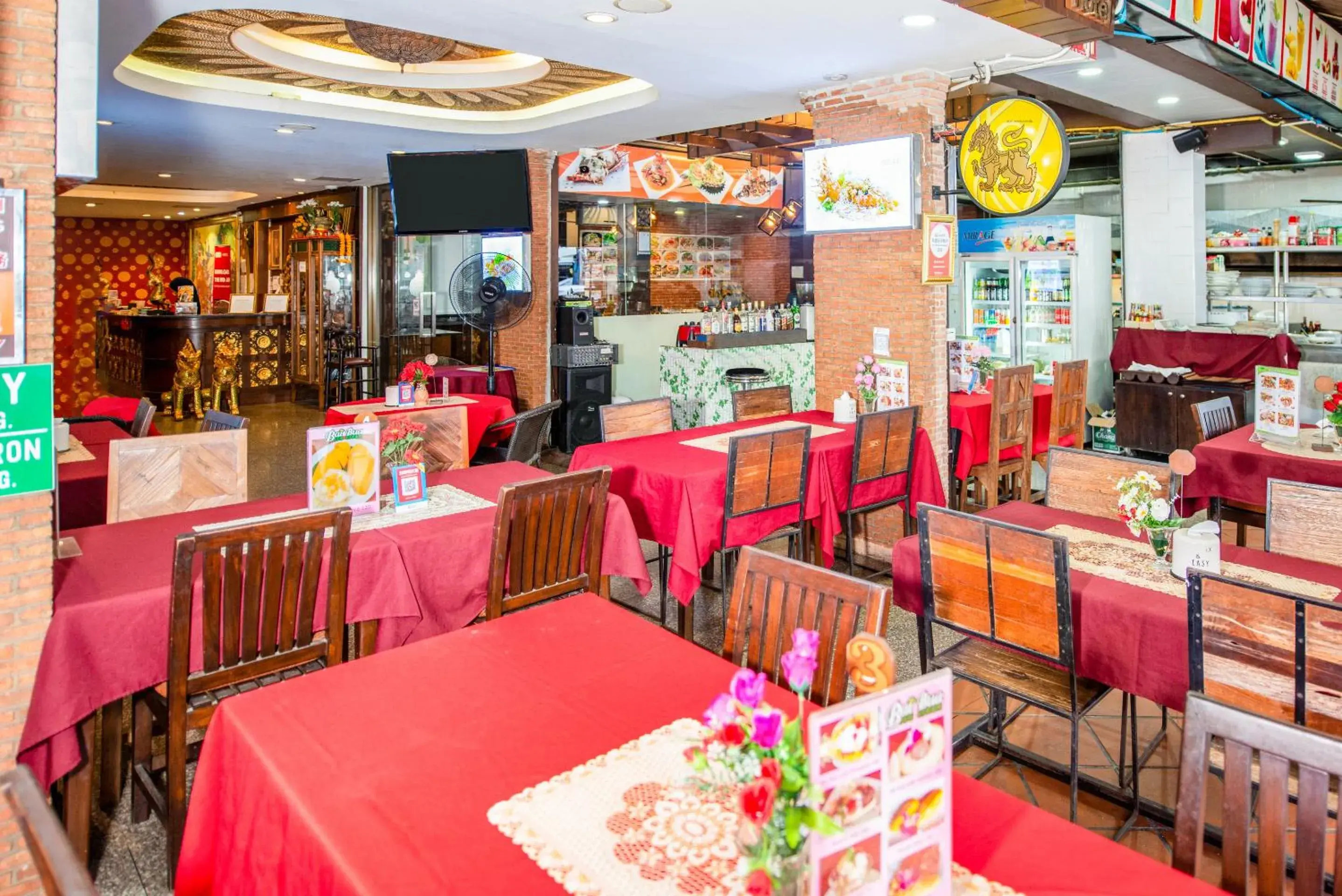 Restaurant/places to eat in Tanawan Phuket Hotel Restaurant/places to eat in Tanawan Phuket Hotel