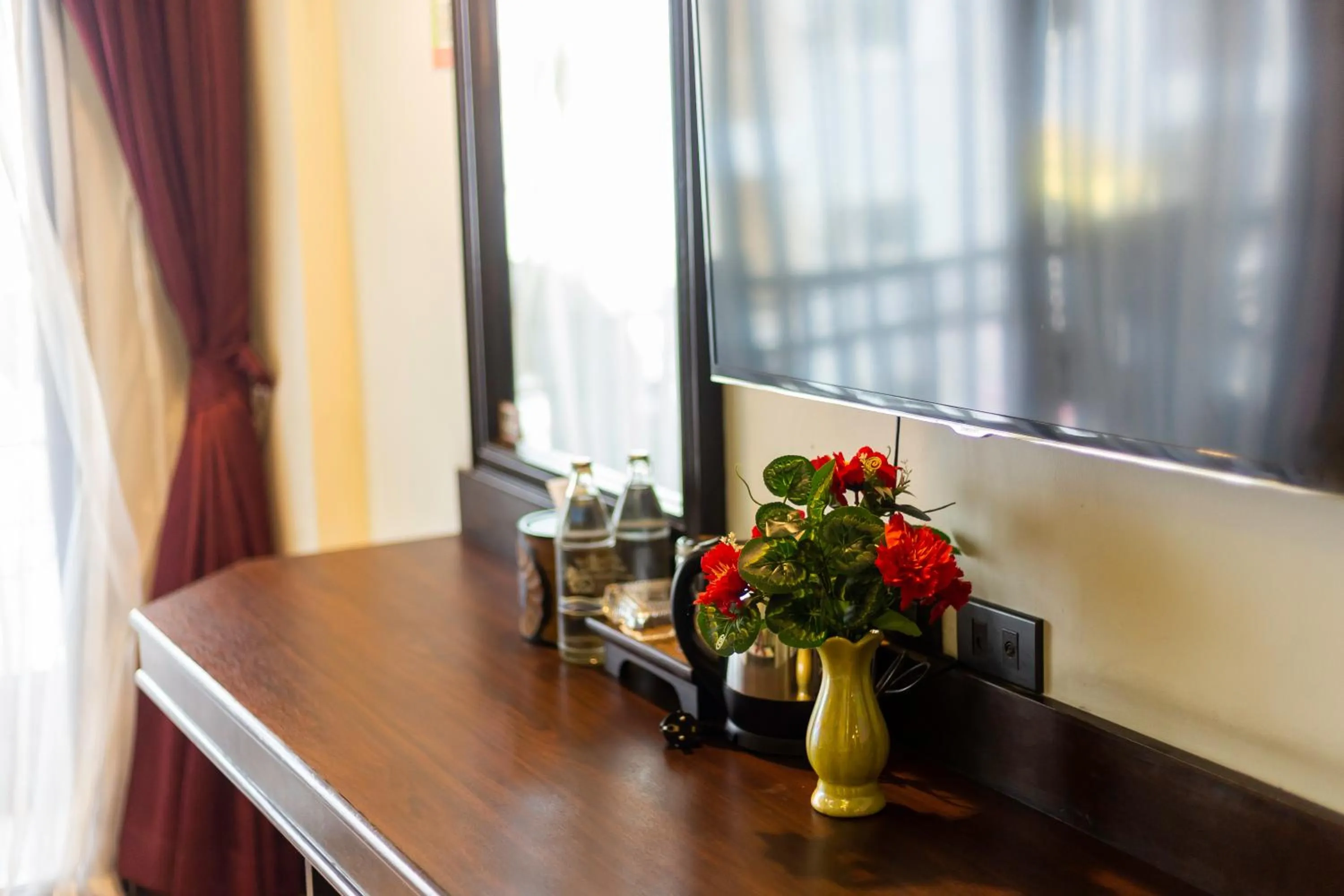 Tanawan Phuket Hotel