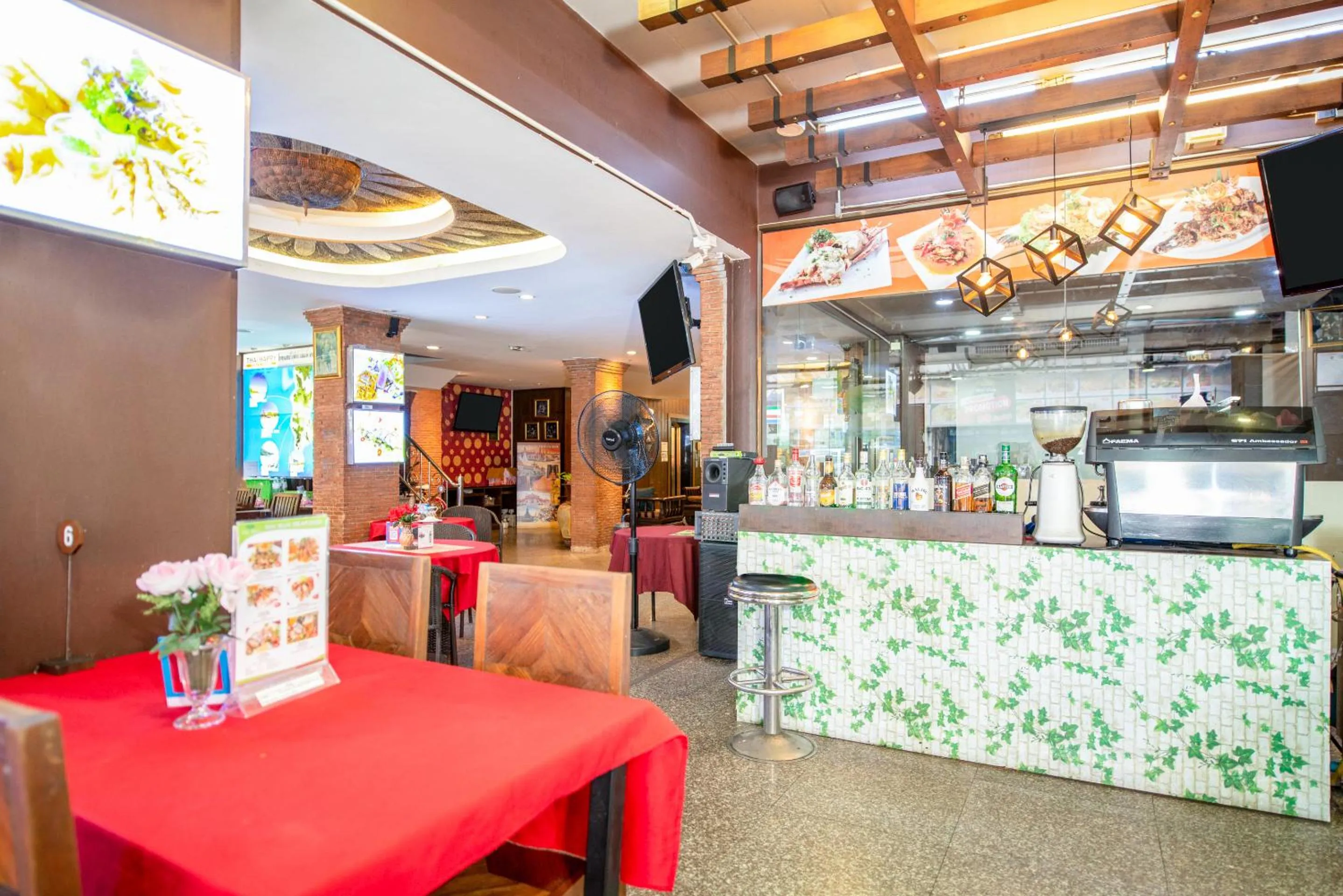 Restaurant/places to eat in Tanawan Phuket Hotel