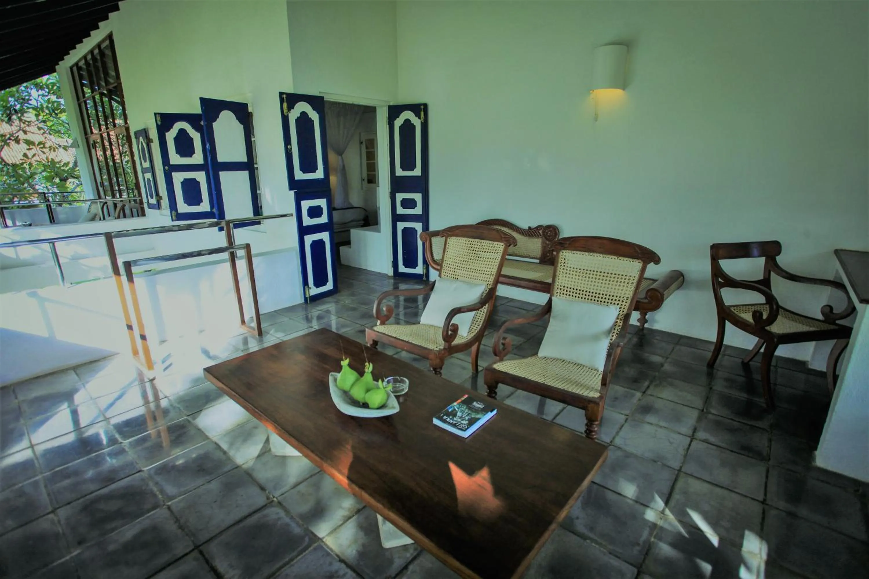 Library in Club Villa