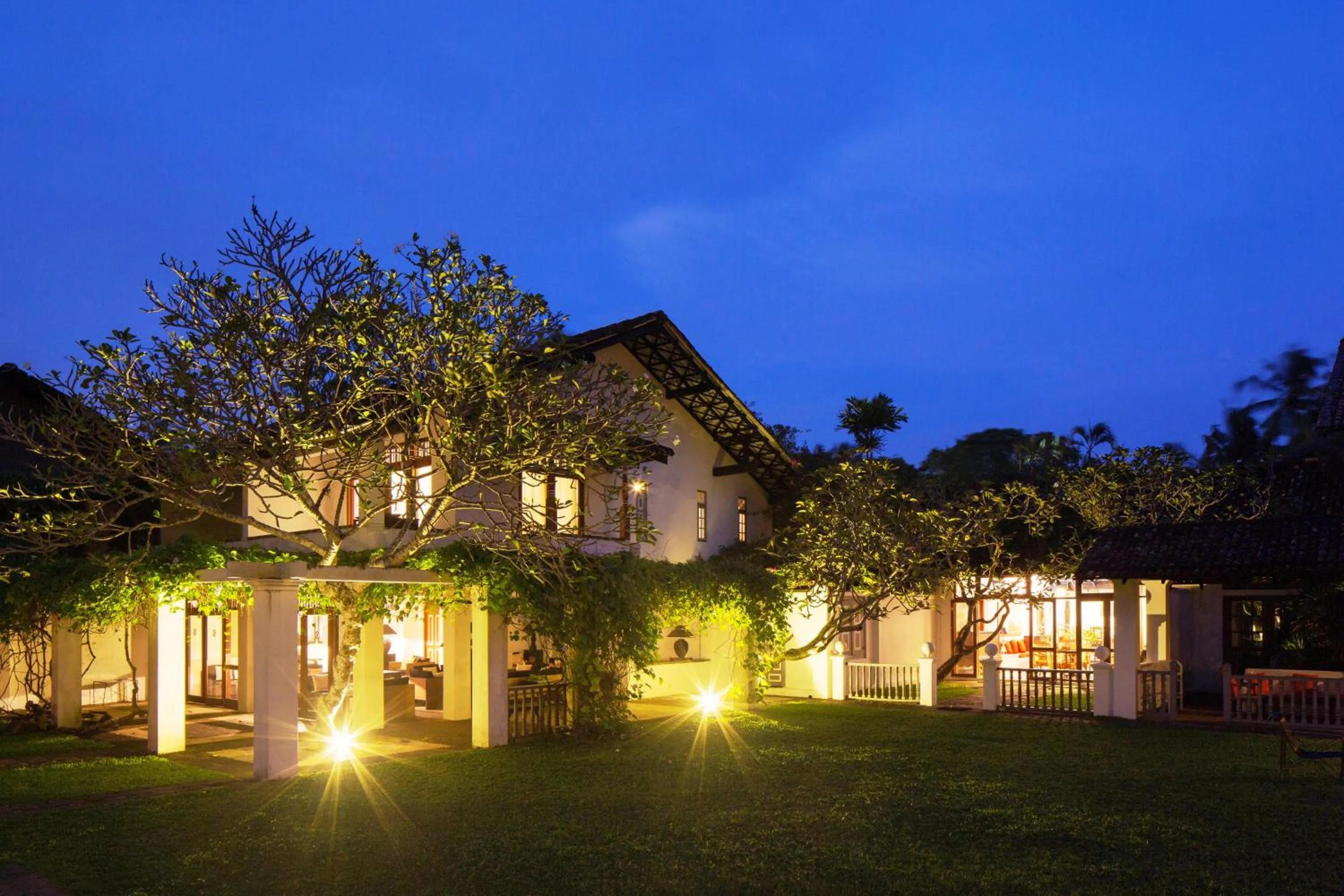 Property building in Club Villa