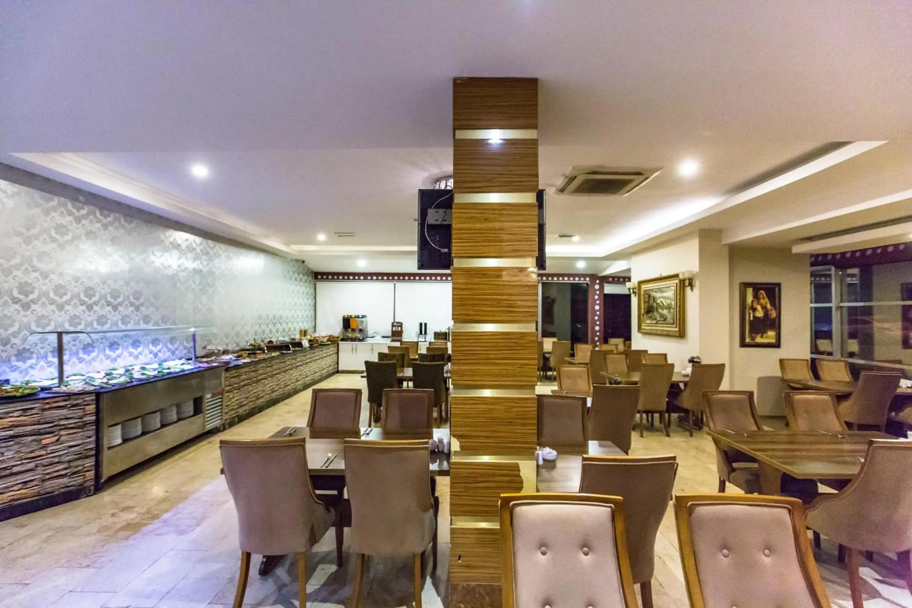 Restaurant/places to eat in Formback Thermal Suit & Apart Restaurant/places to eat in Formback Thermal Suit & Apart