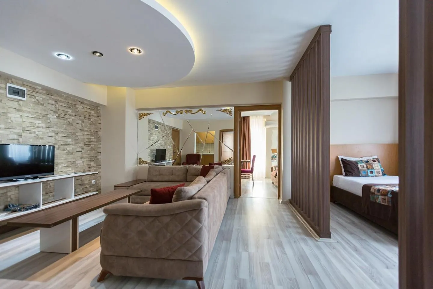 Living room, Bed in Formback Thermal Suit & Apart