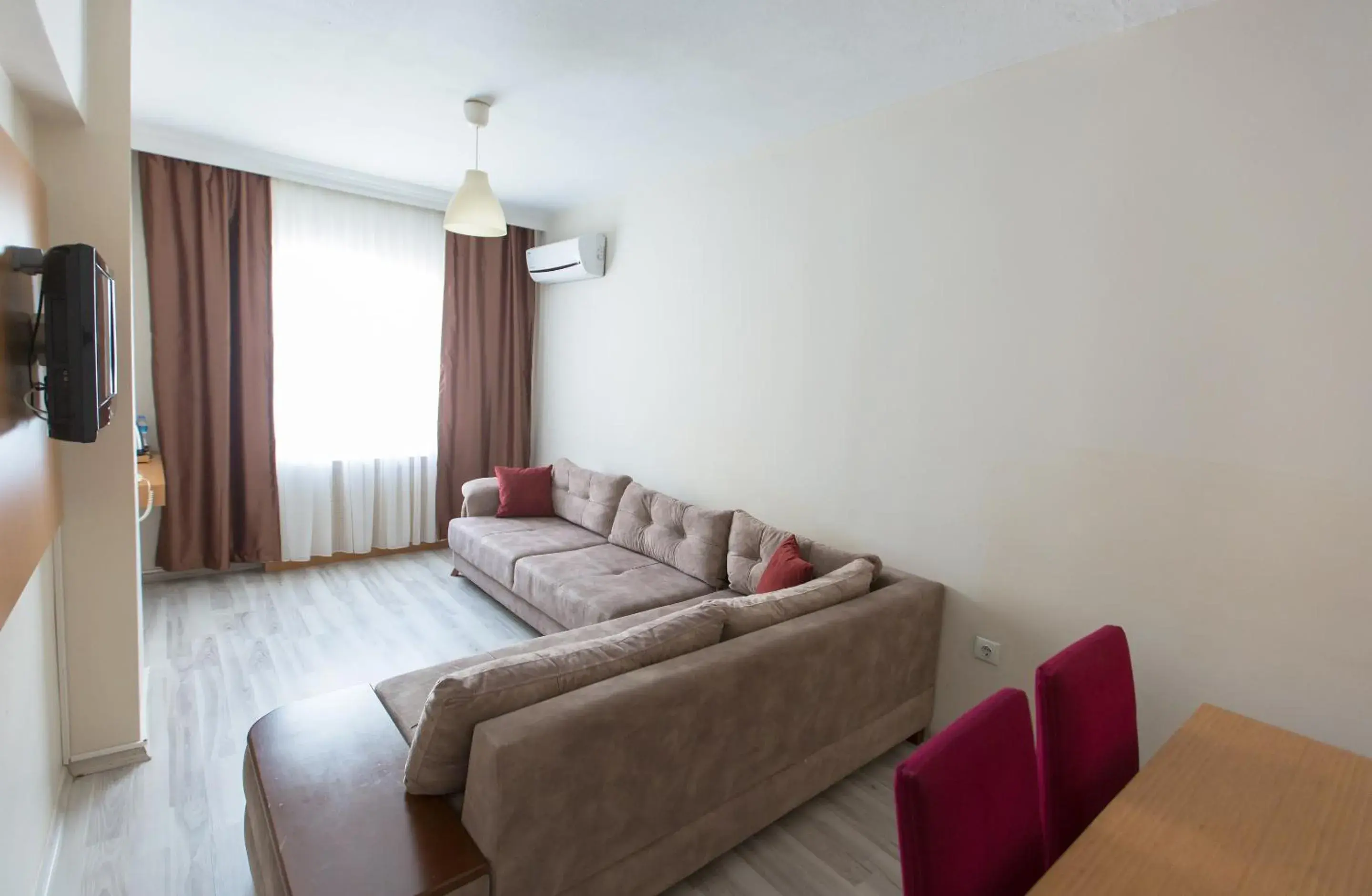 Quiet street view in Formback Thermal Suit & Apart Quiet street view in Formback Thermal Suit & Apart