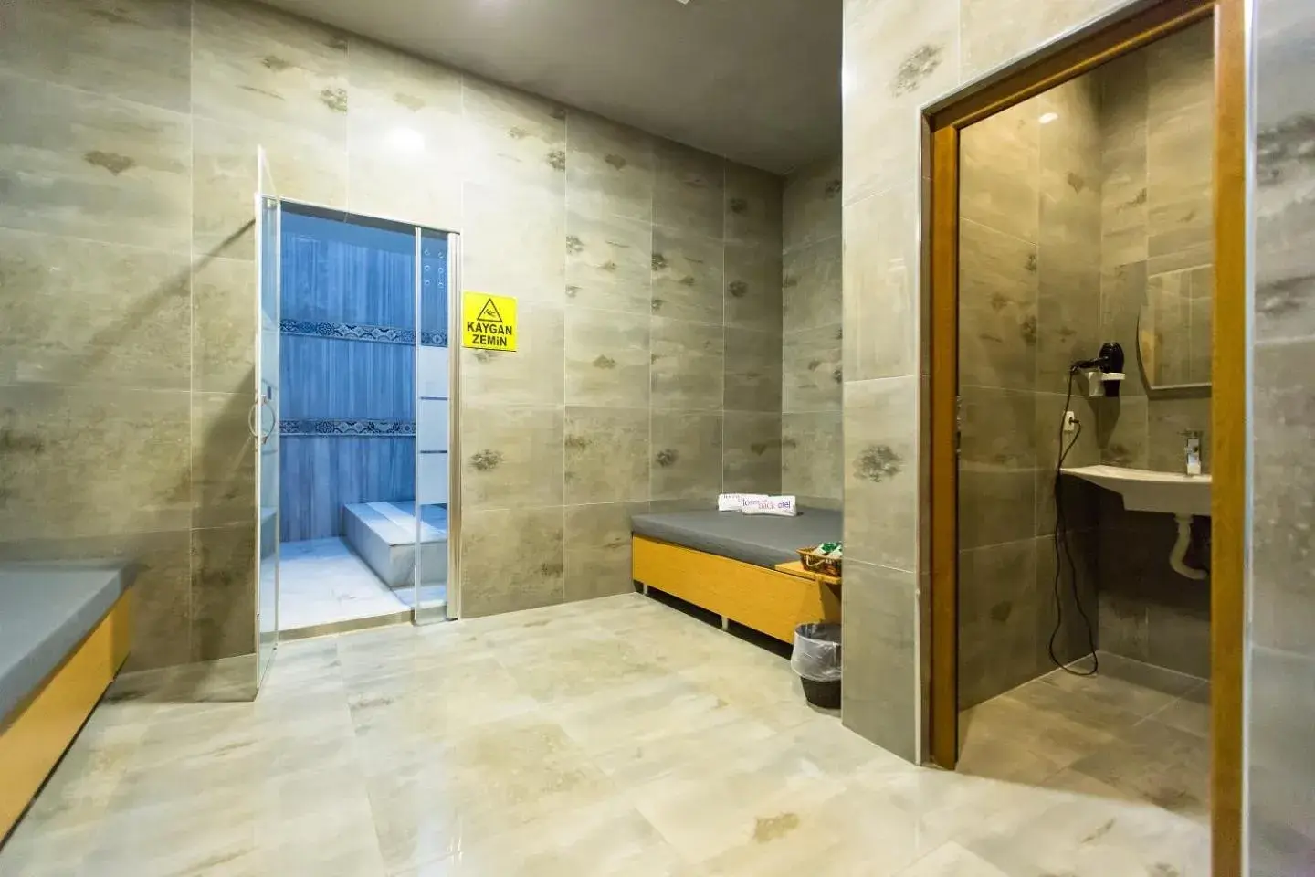 Spa and wellness centre/facilities in Formback Thermal Suit & Apart Spa and wellness centre/facilities in Formback Thermal Suit & Apart