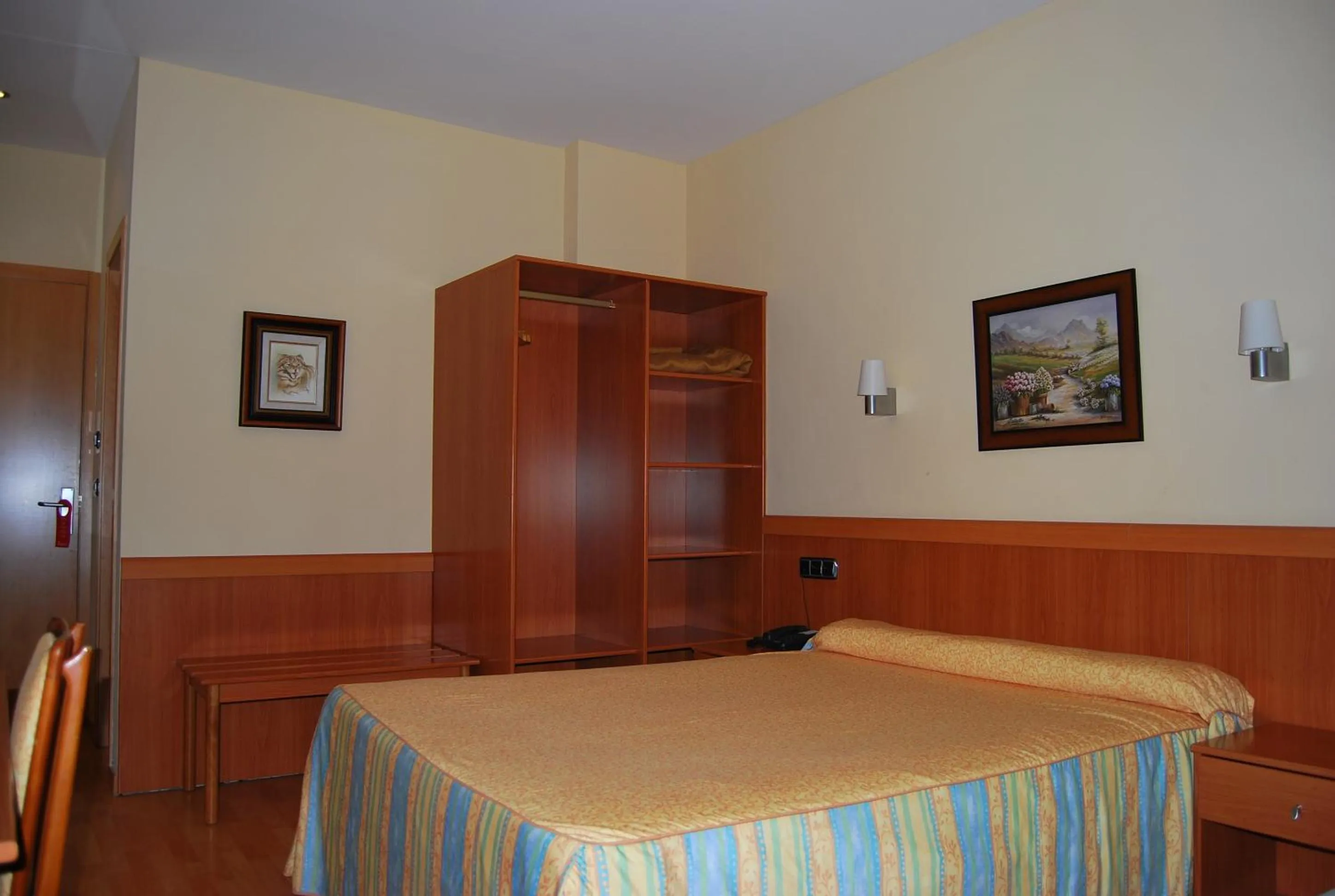 Photo of the whole room in Hotel Área Suco