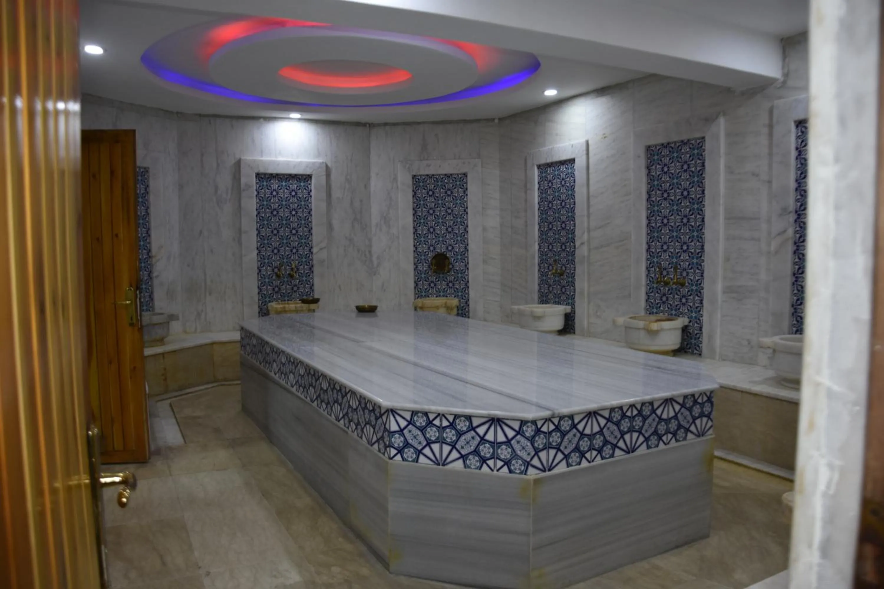 Sauna in Malabadi Hotel